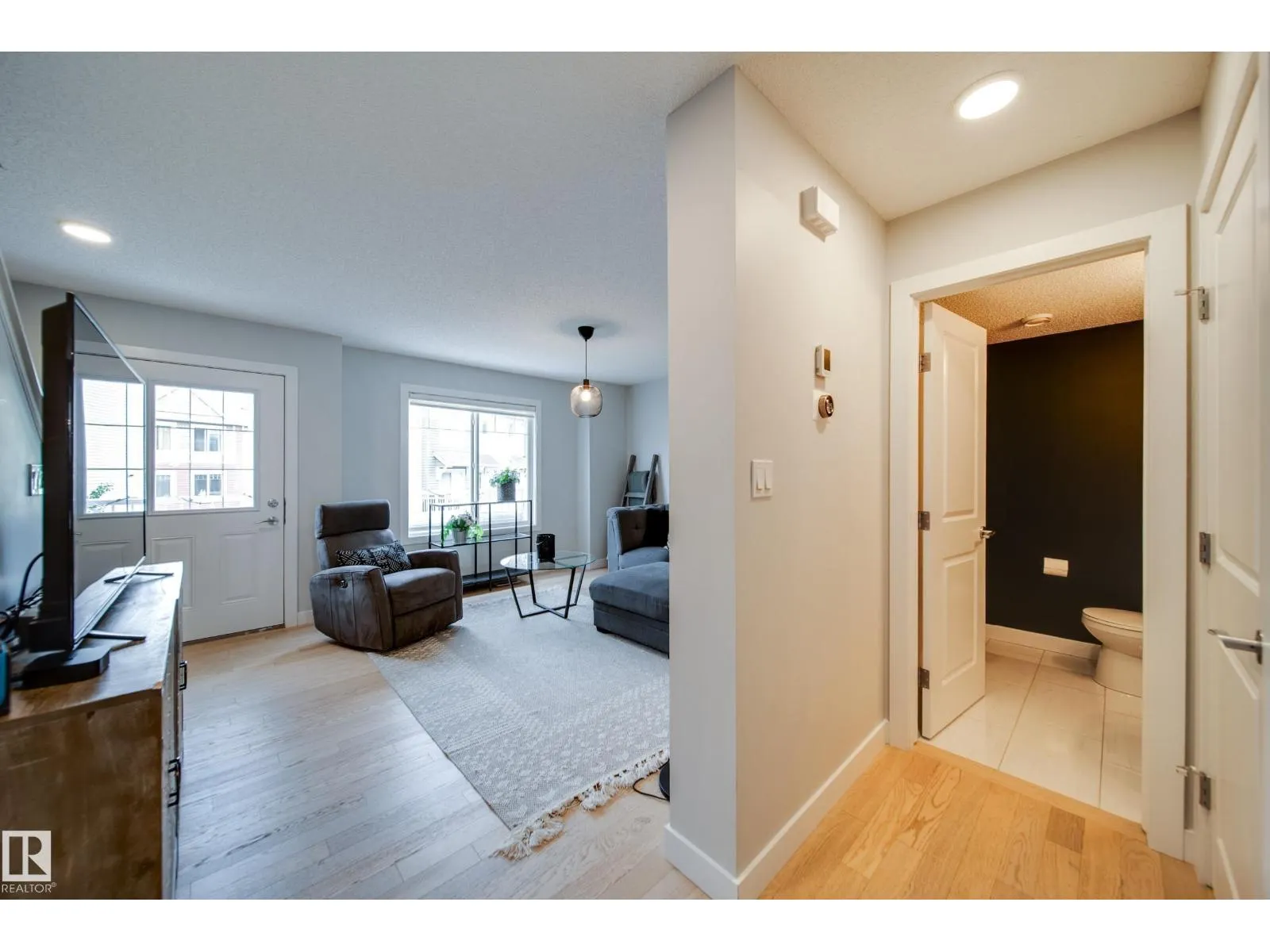 #42 2922 MAPLE WY NW