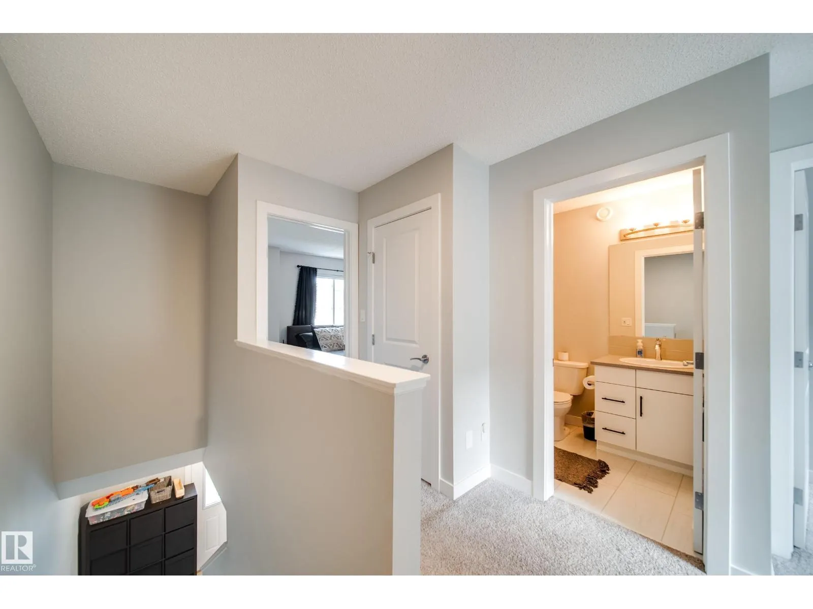 #42 2922 MAPLE WY NW