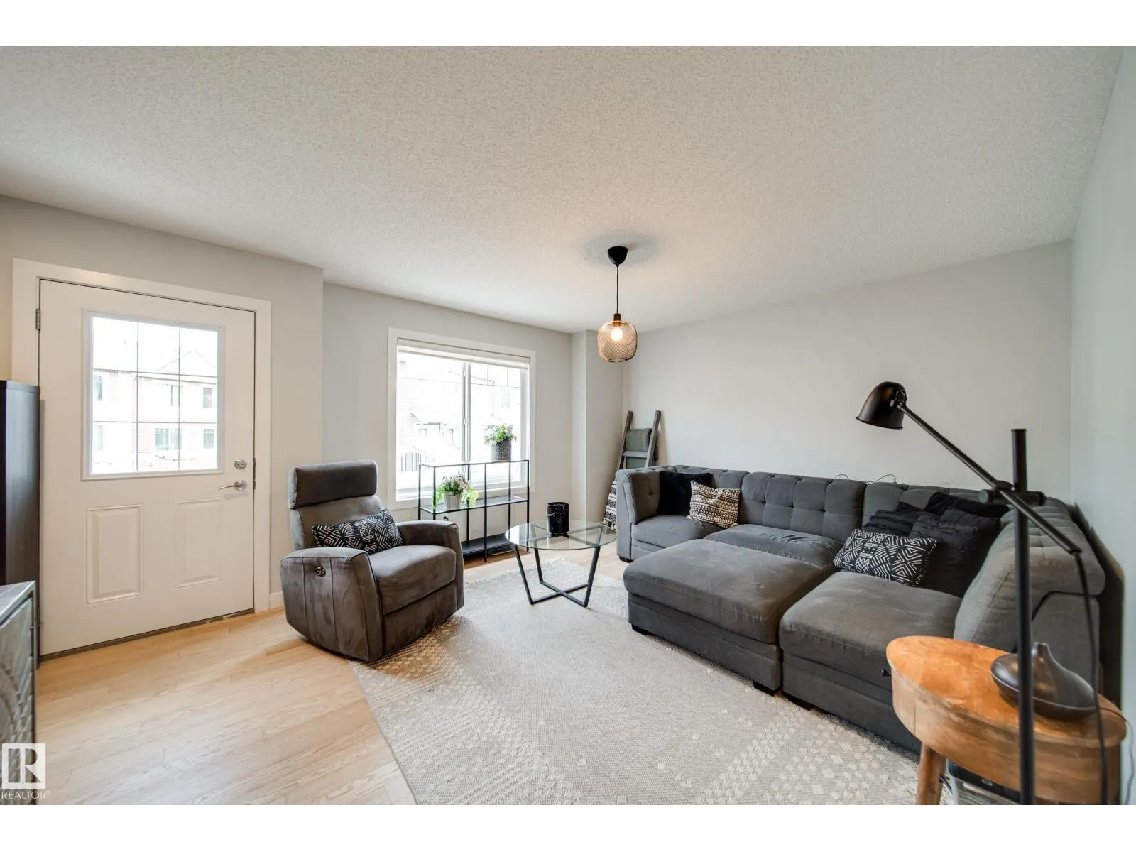 #42 2922 MAPLE WY NW