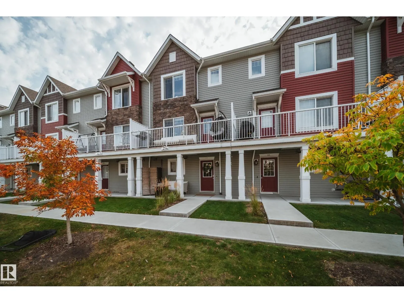 #42 2922 MAPLE WY NW
