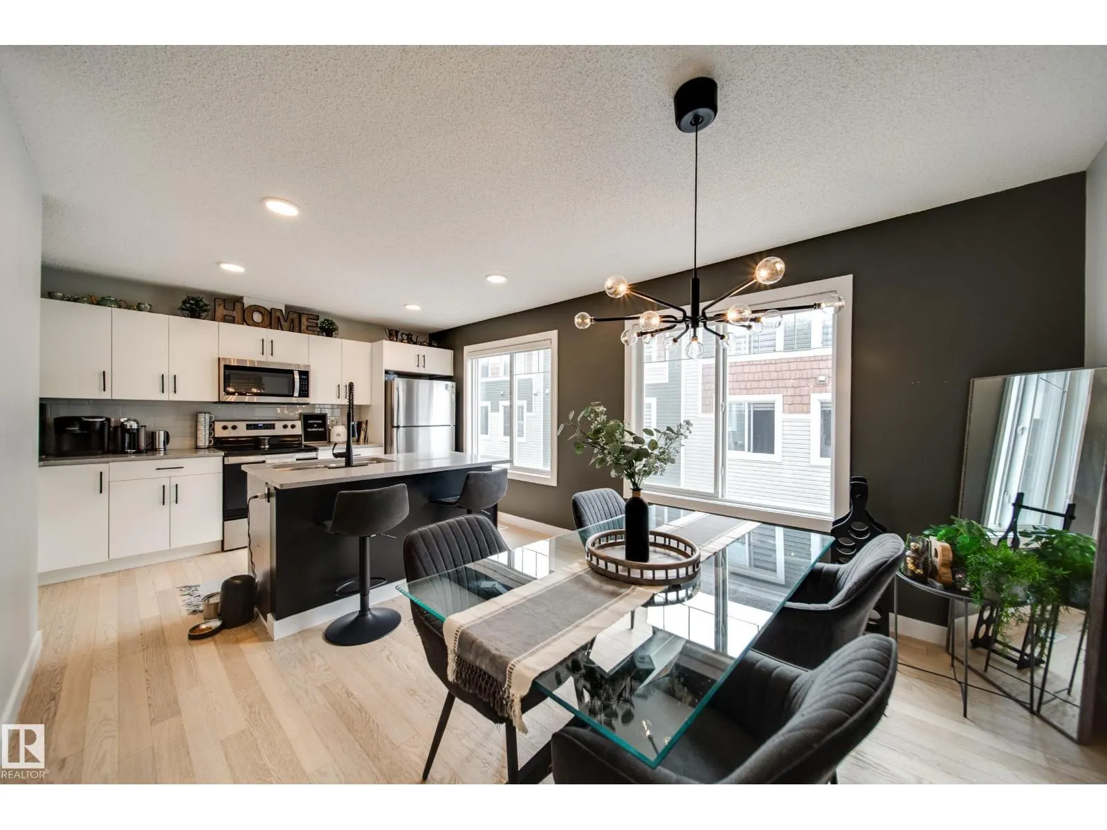 #42 2922 MAPLE WY NW