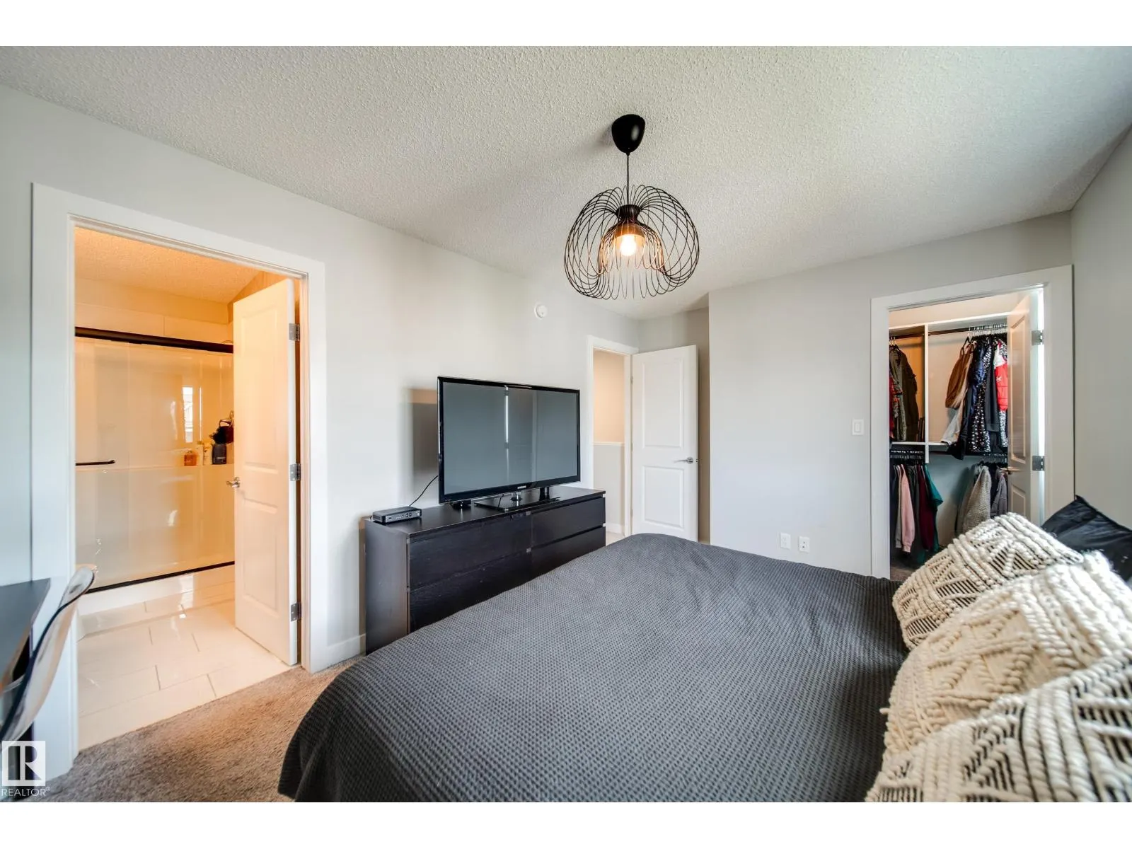 #42 2922 MAPLE WY NW