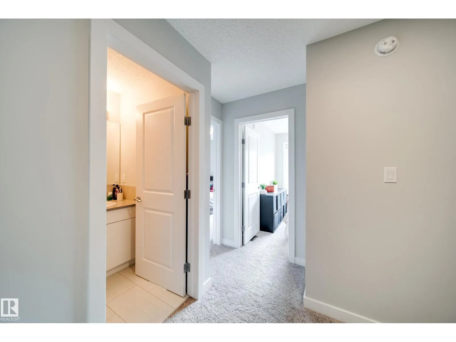 #42 2922 MAPLE WY NW