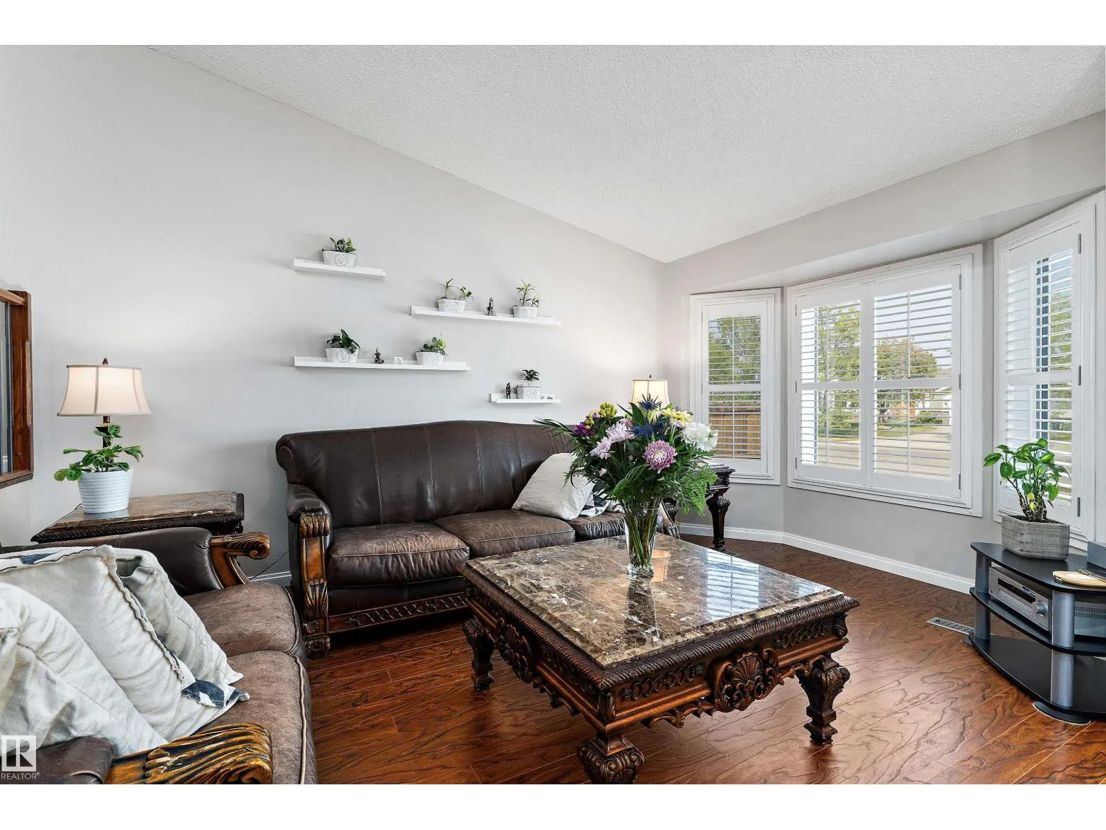 77 Meadowview DR