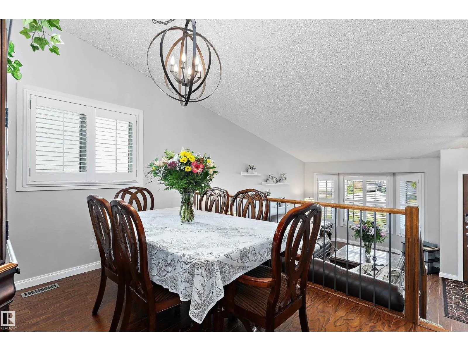 77 Meadowview DR