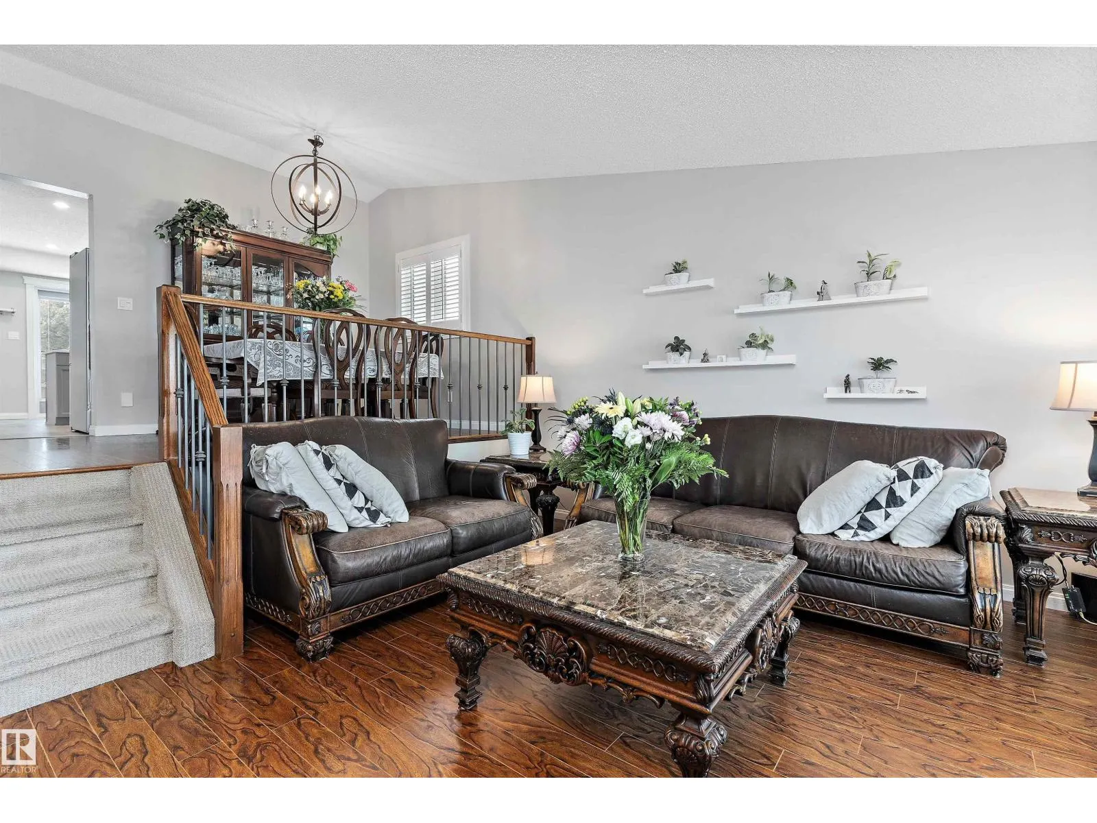 77 Meadowview DR