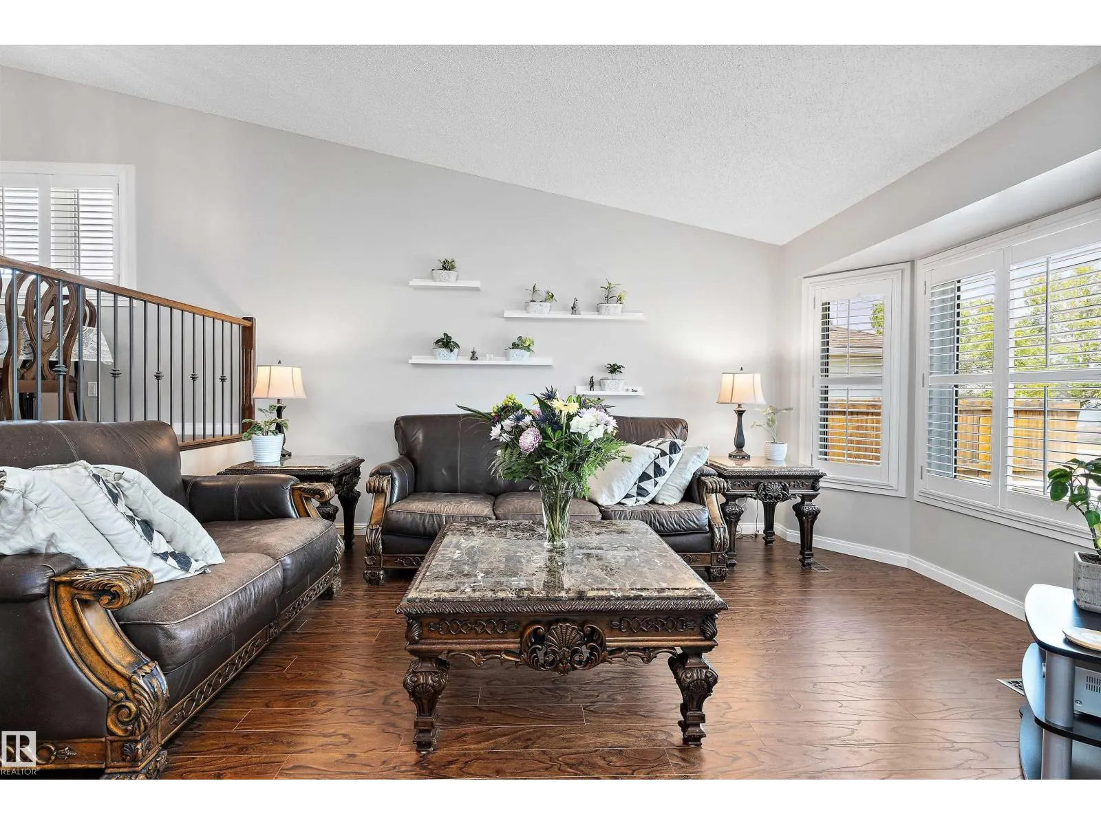 77 Meadowview DR
