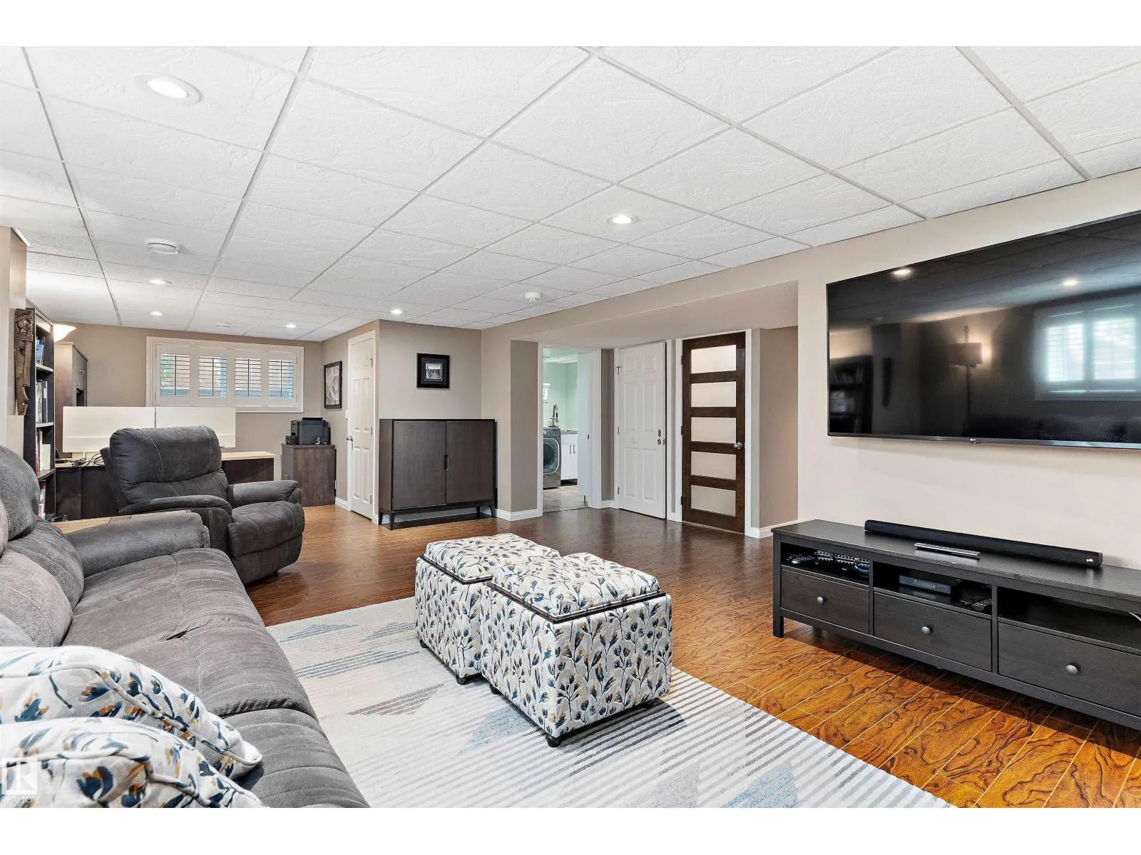77 Meadowview DR