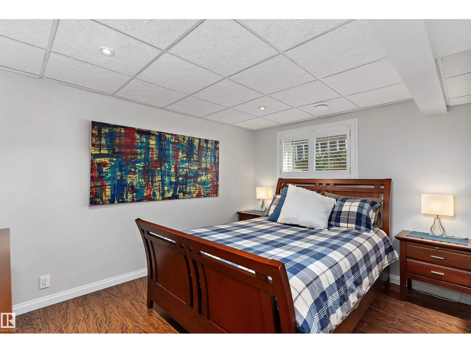 77 Meadowview DR