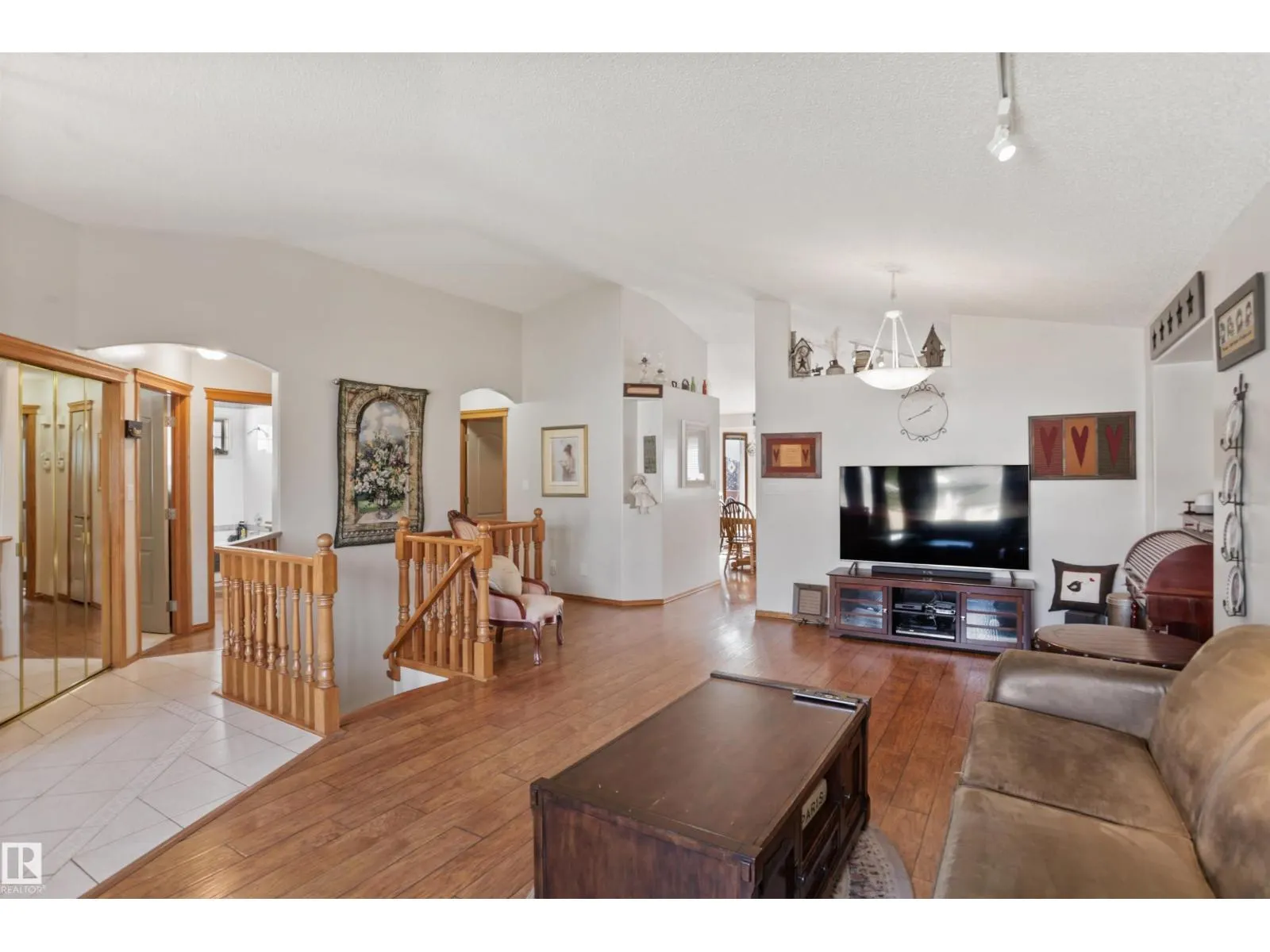 150 HIGHWOOD CR