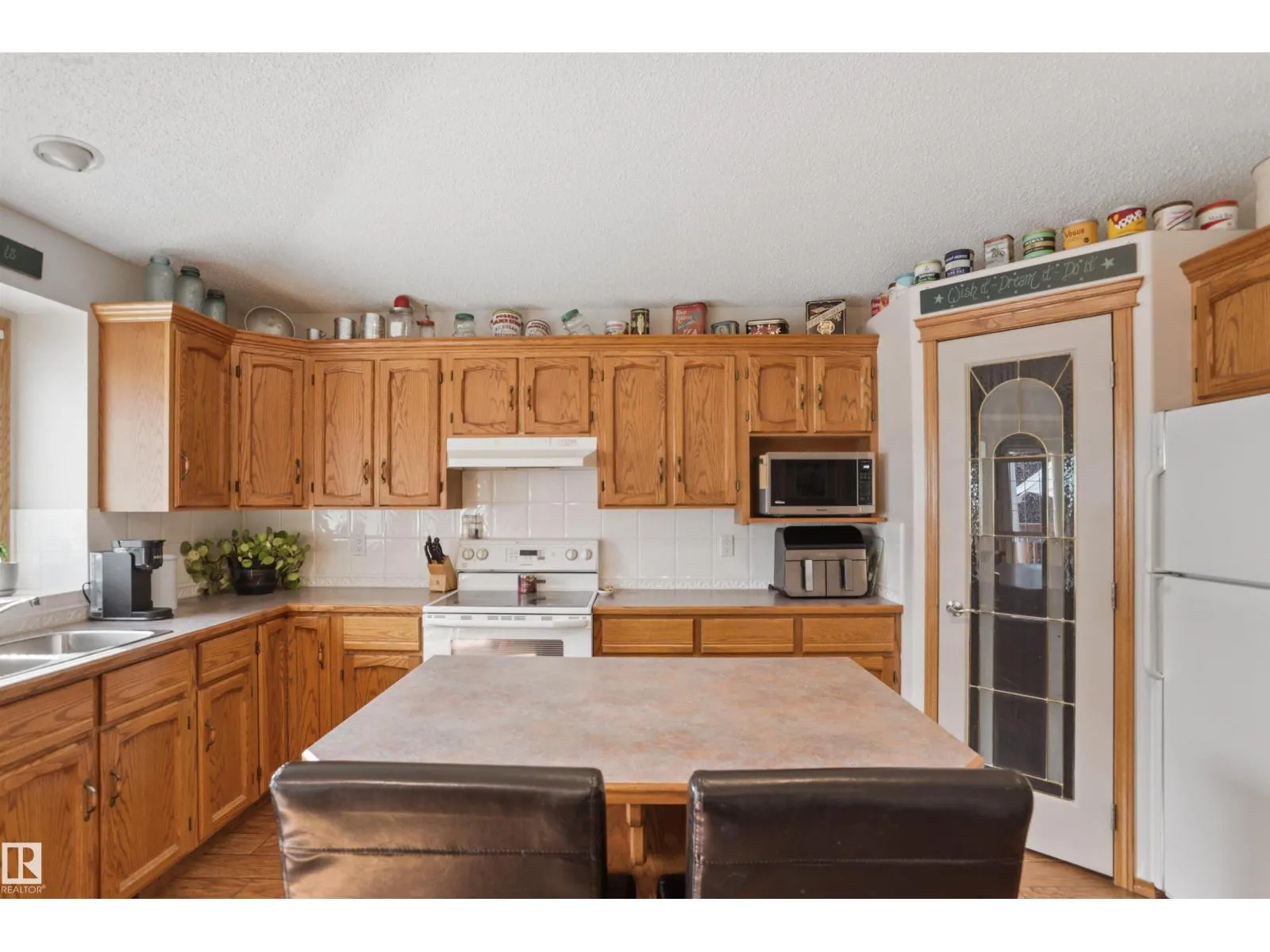150 HIGHWOOD CR
