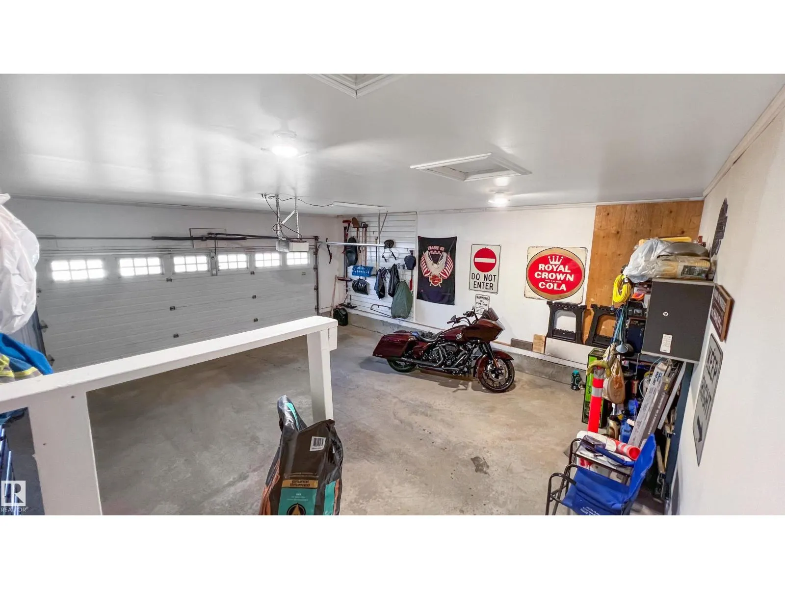 150 HIGHWOOD CR