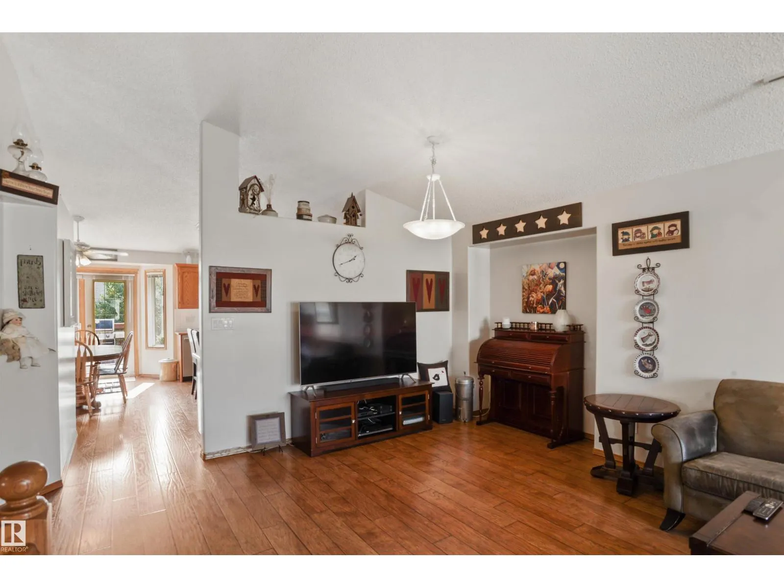 150 HIGHWOOD CR