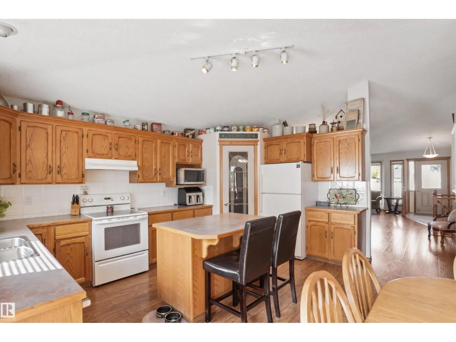 150 HIGHWOOD CR