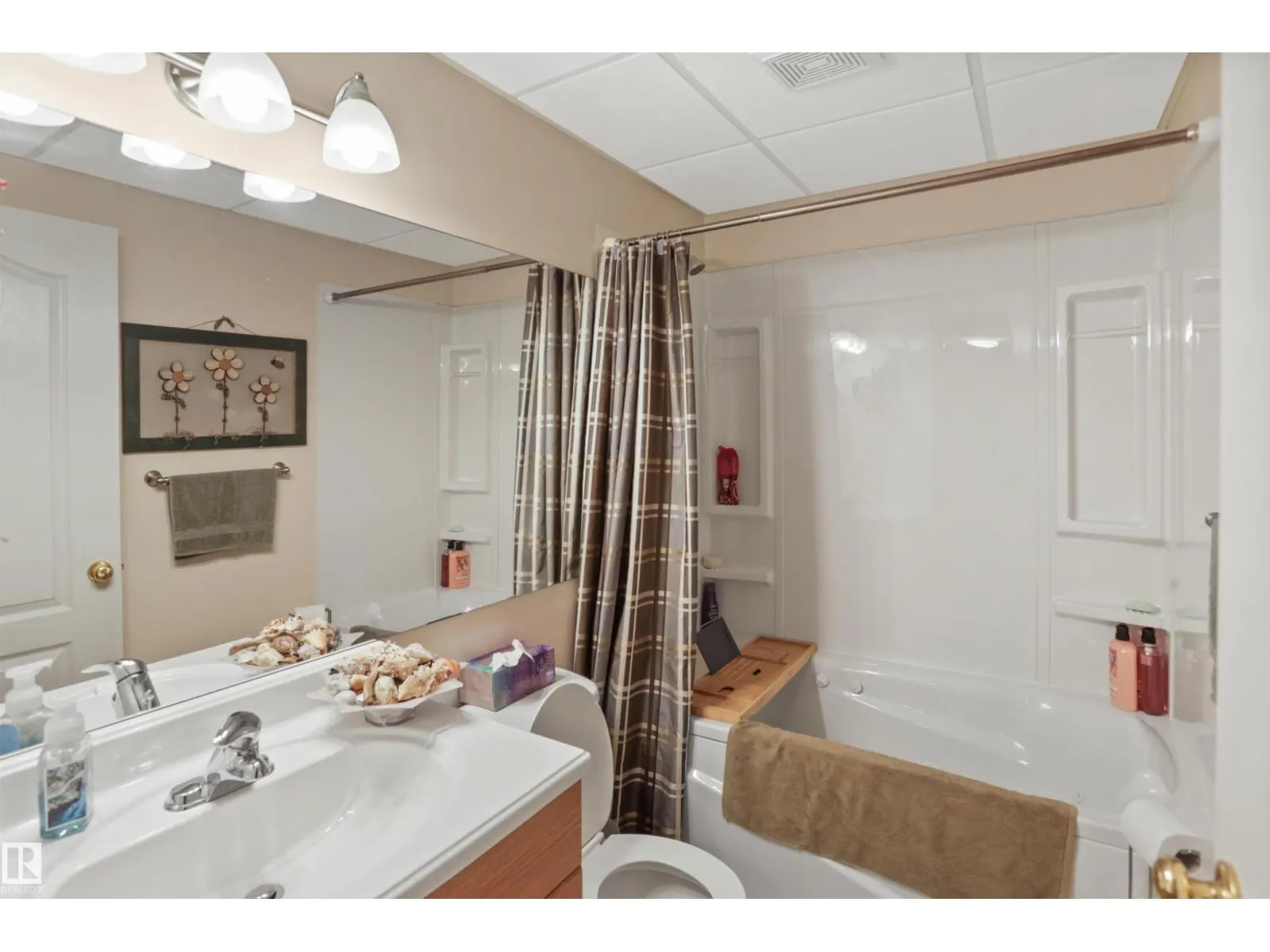150 HIGHWOOD CR