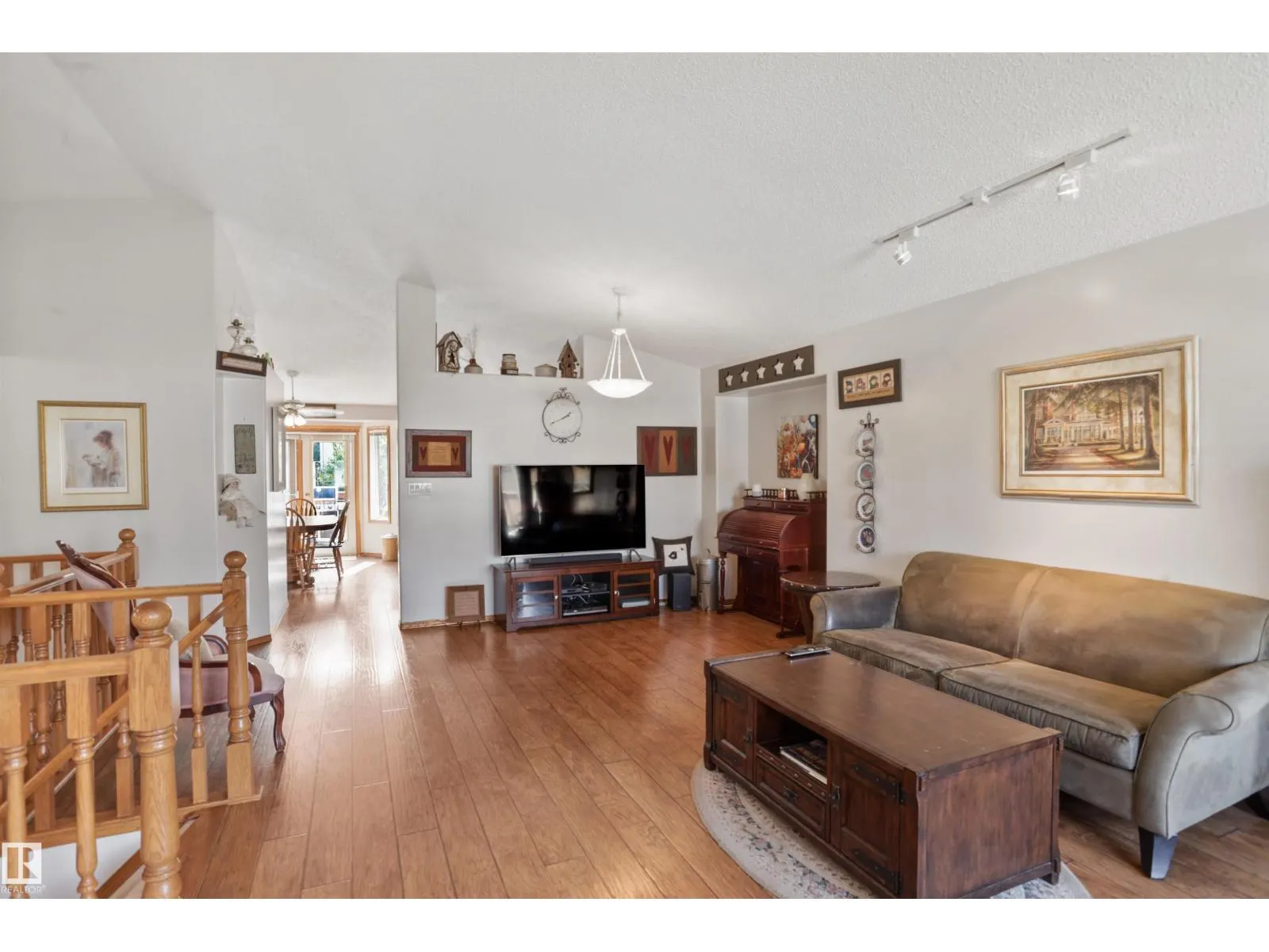 150 HIGHWOOD CR