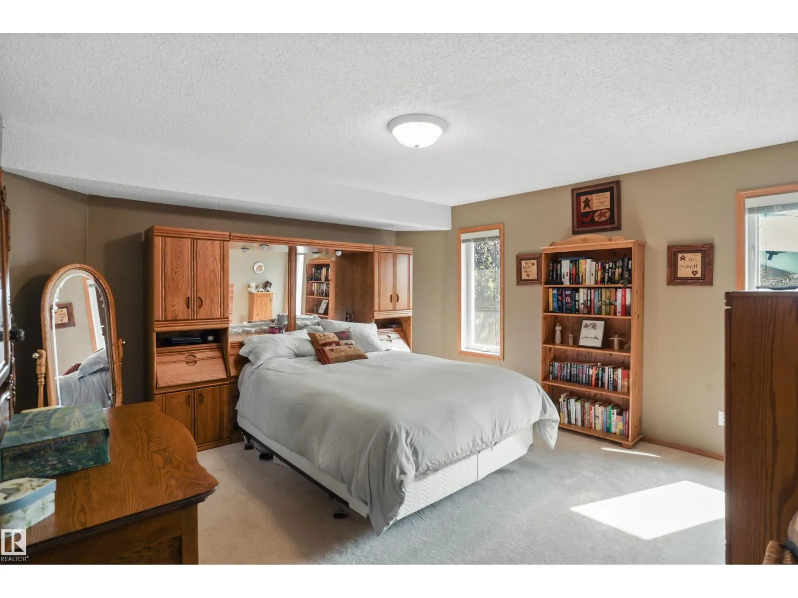 150 HIGHWOOD CR