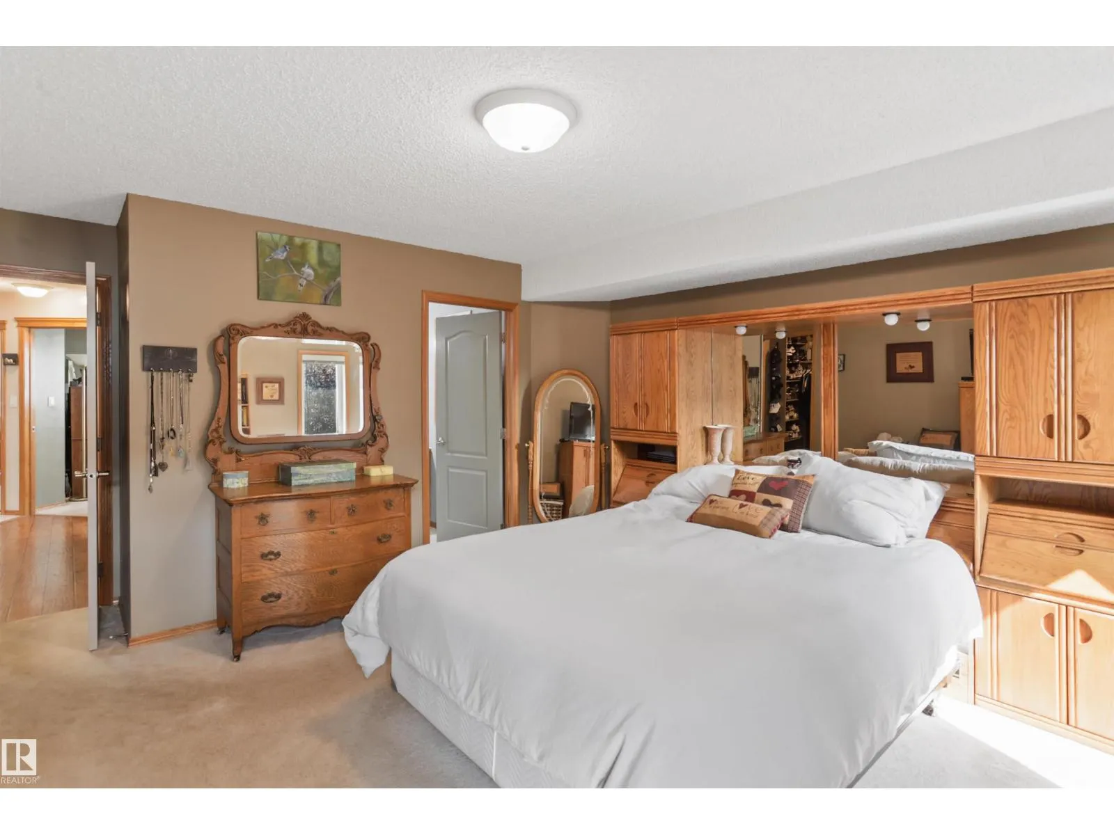 150 HIGHWOOD CR