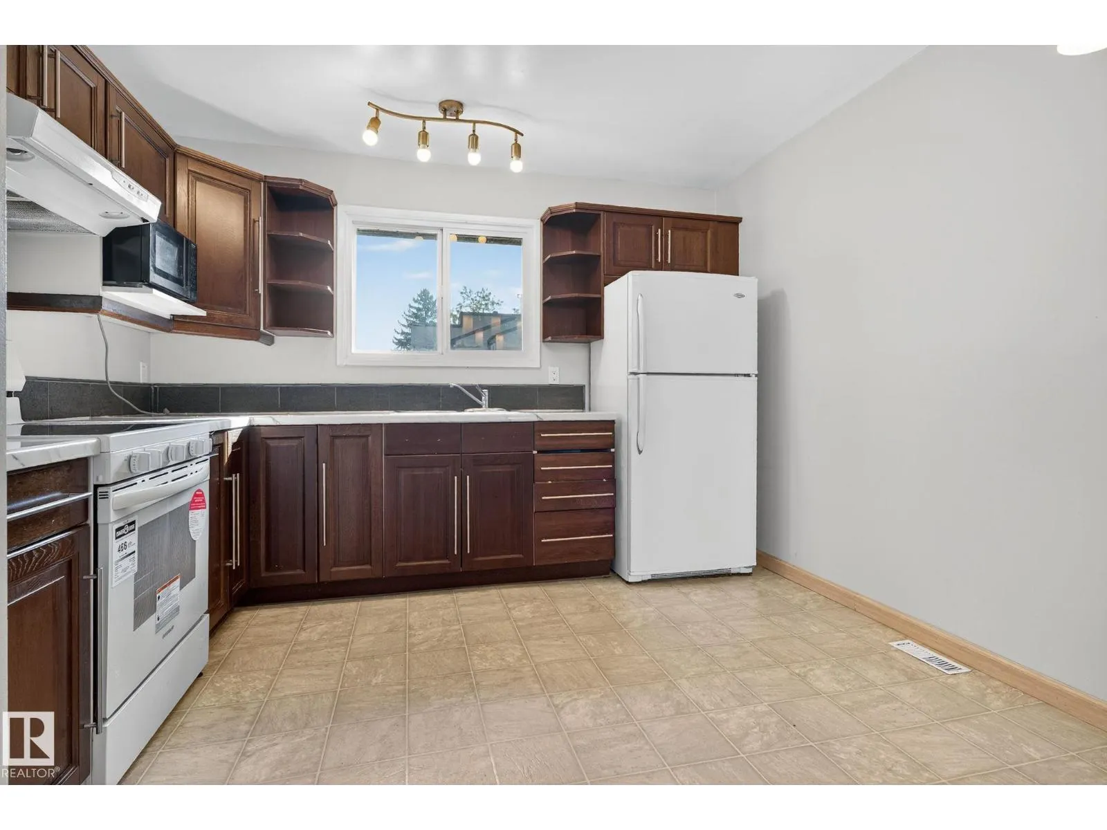 7114 178 ST NW