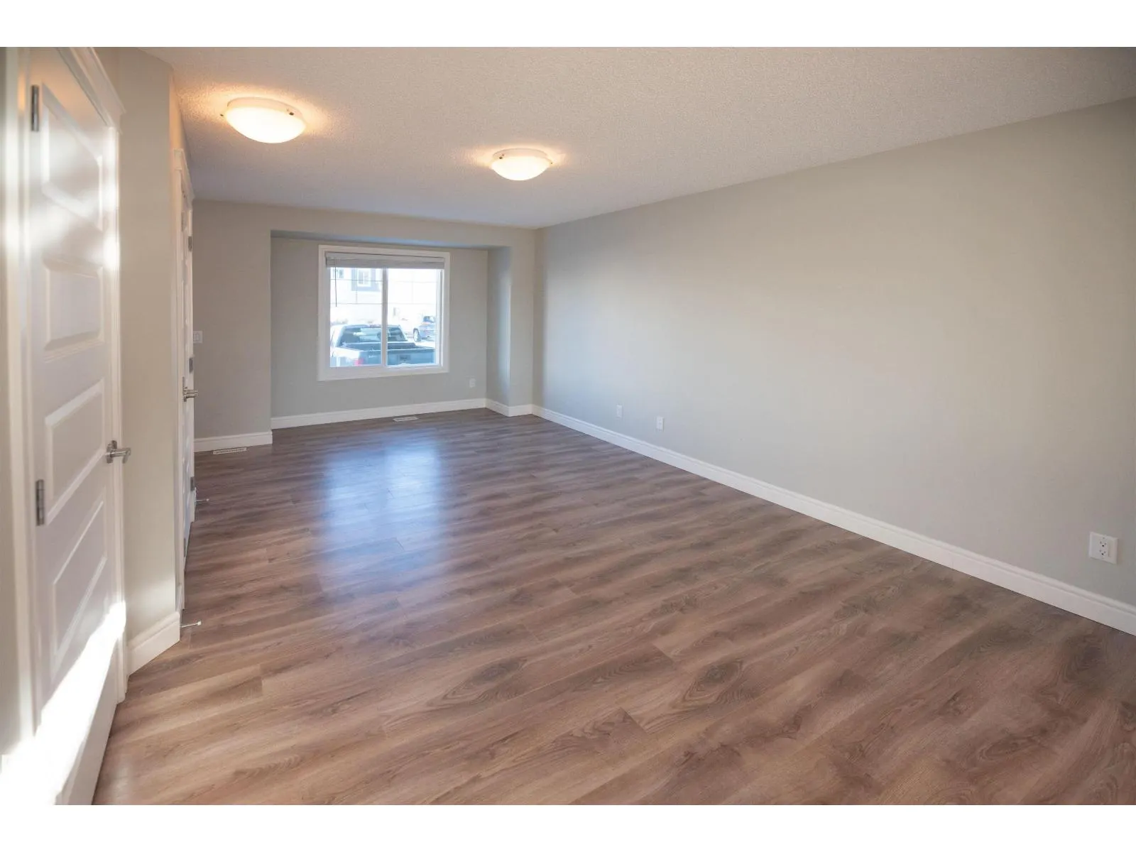 #6 330 BULYEA RD NW