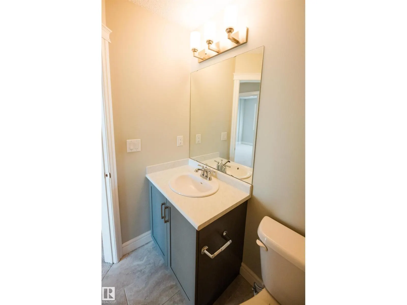 #6 330 BULYEA RD NW