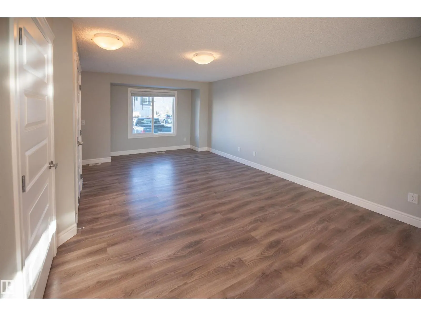 #6 330 BULYEA RD NW