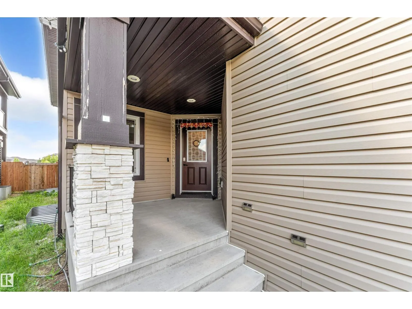 2224 55 ST SW