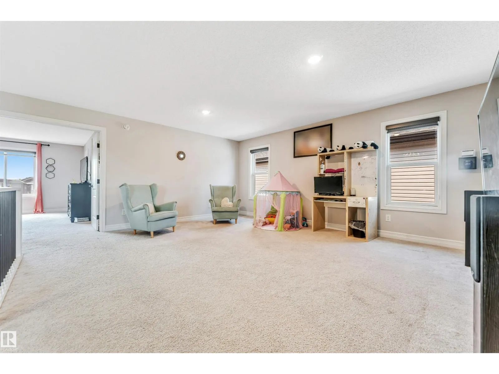2224 55 ST SW