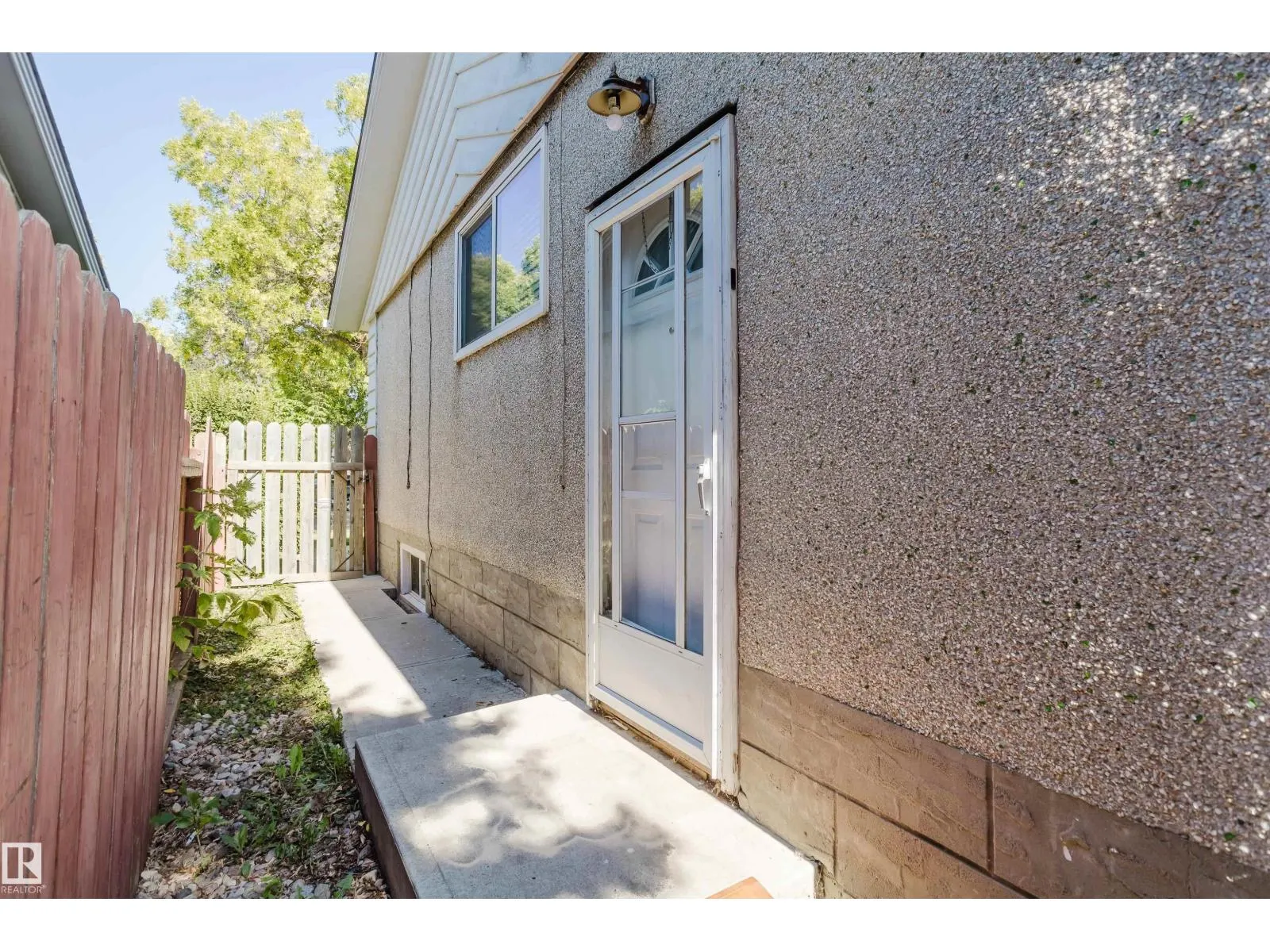 16505 103 AV NW