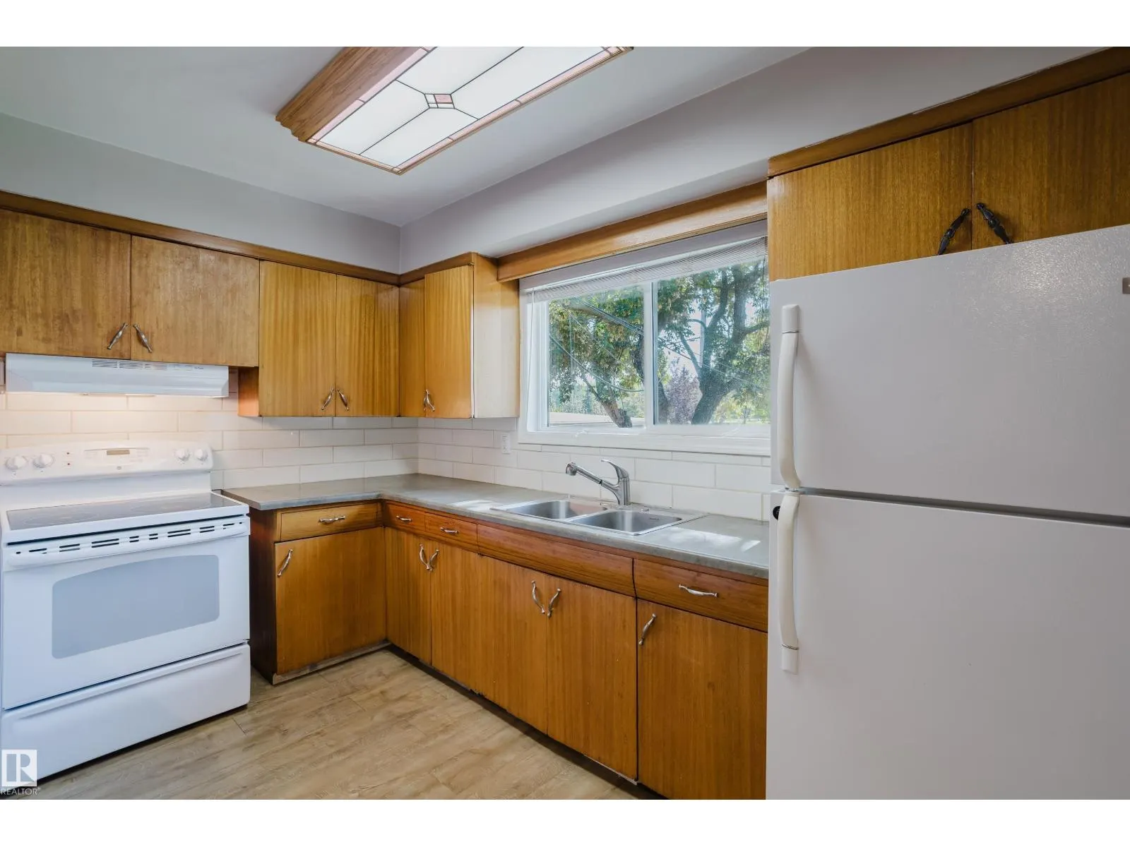 16505 103 AV NW