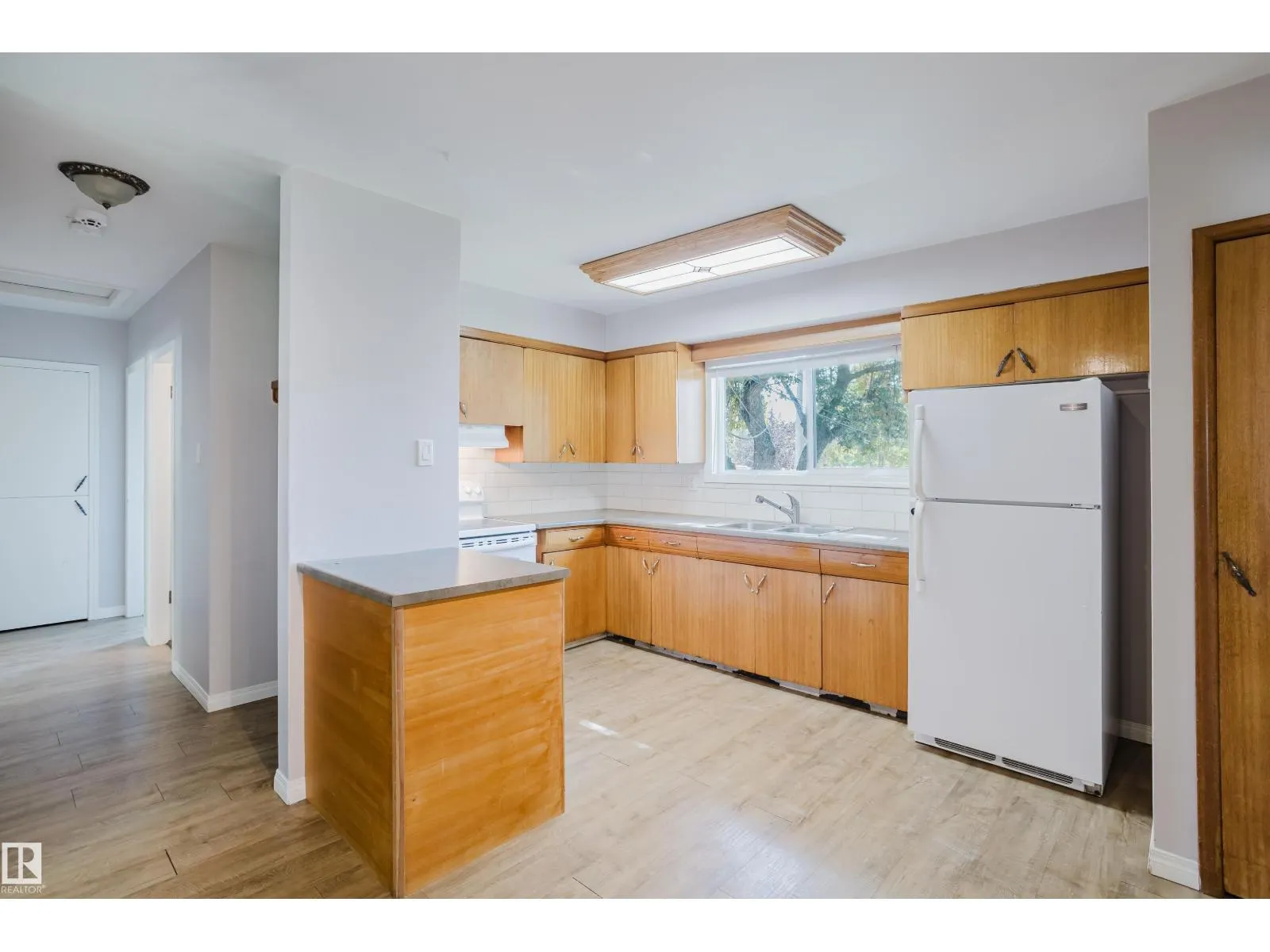 16505 103 AV NW