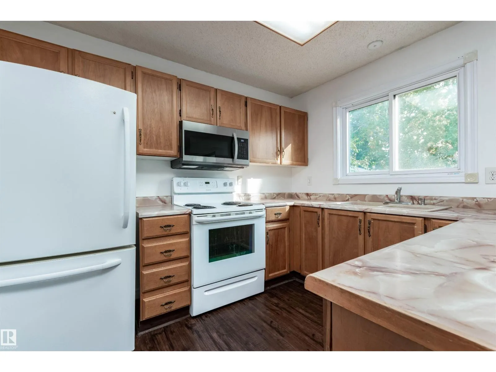 9409 173 ST NW