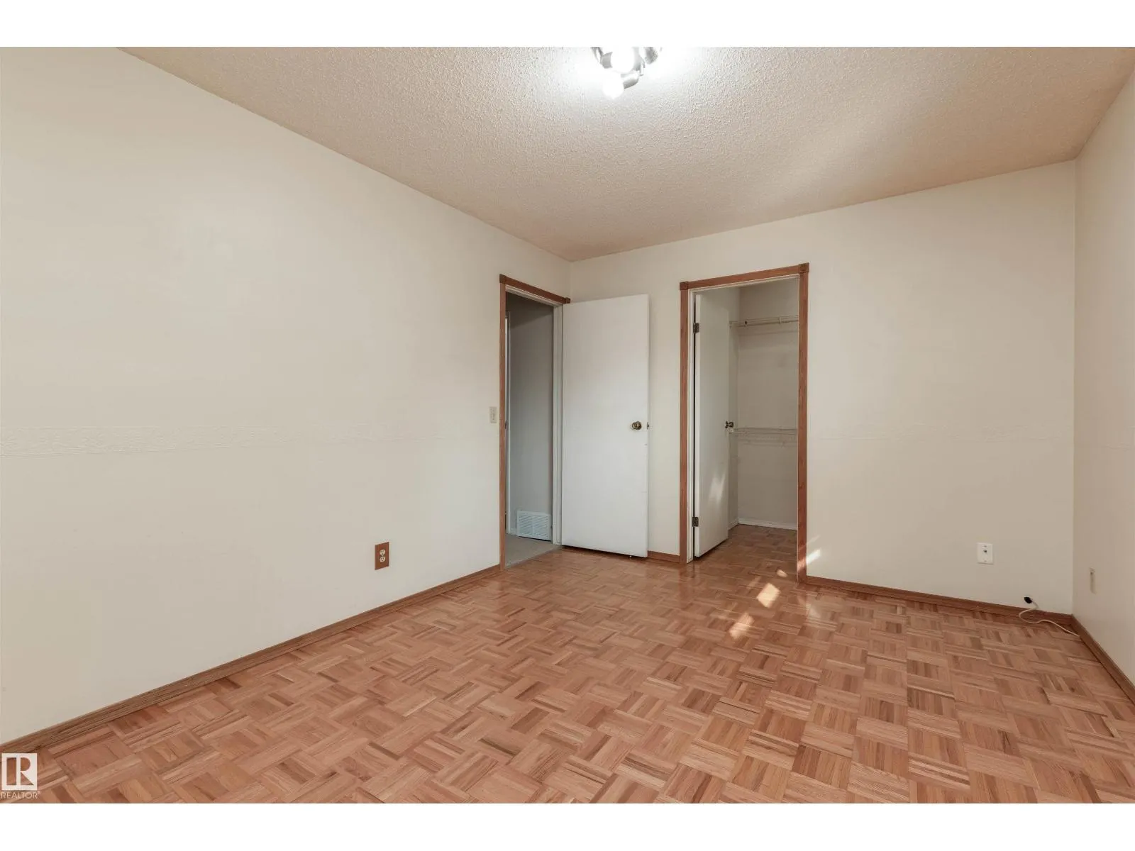 9409 173 ST NW