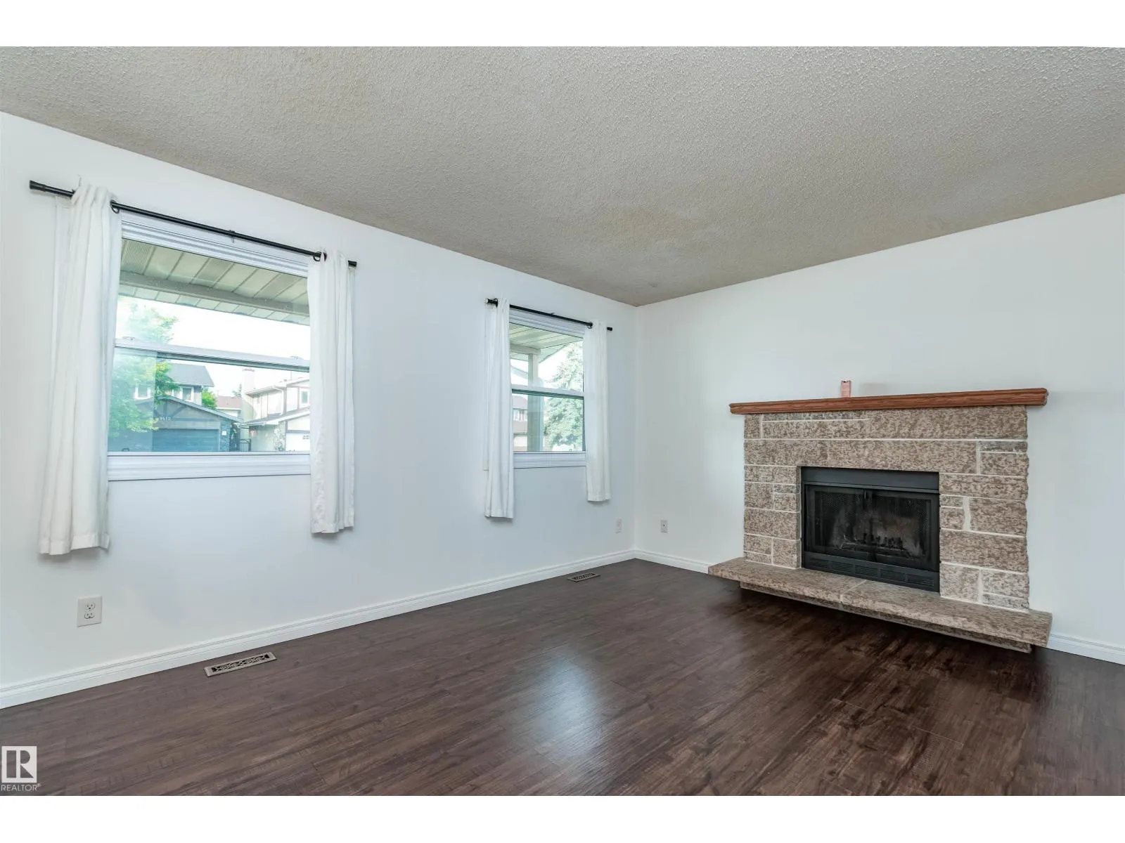 9409 173 ST NW