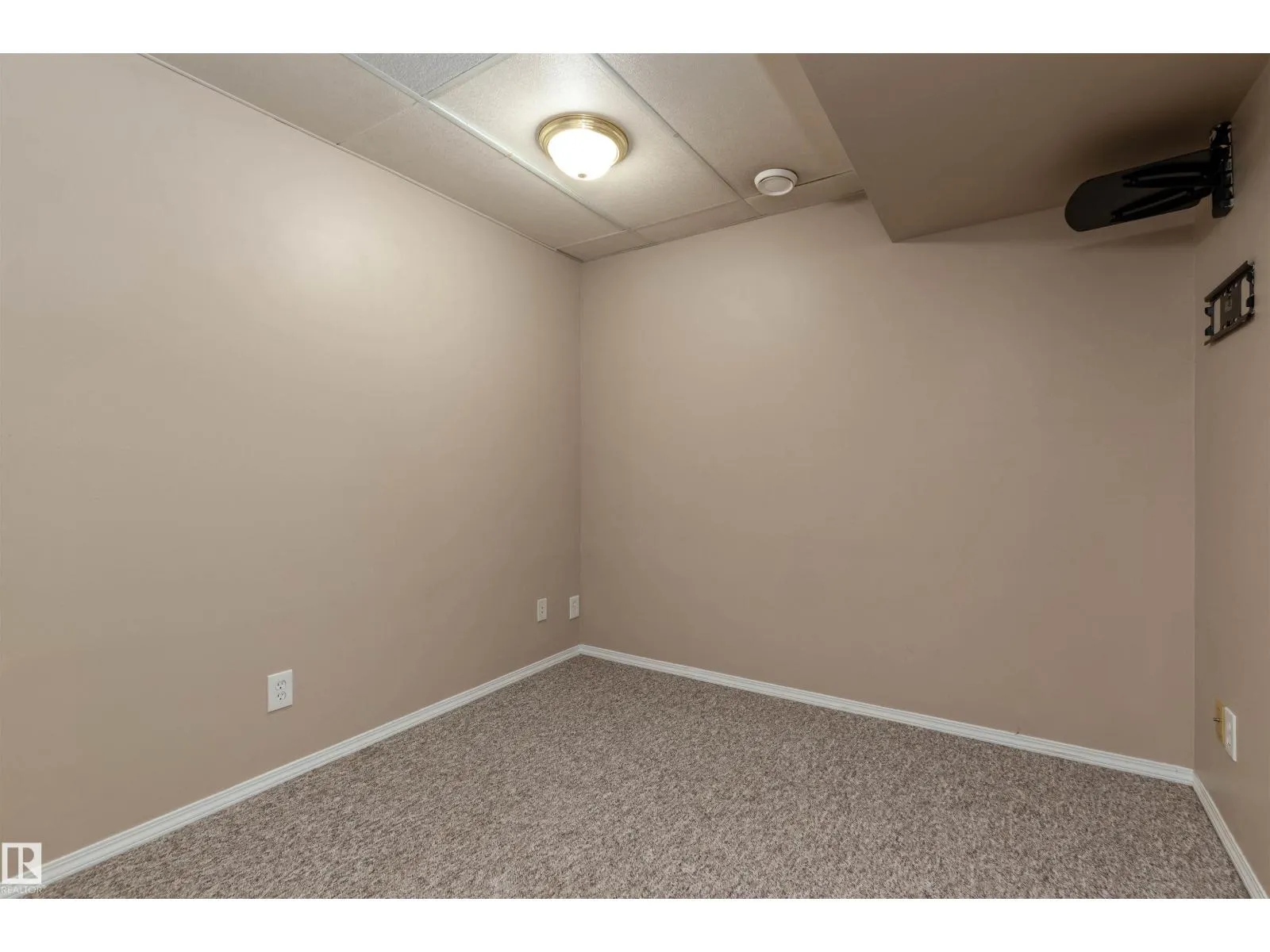 9409 173 ST NW