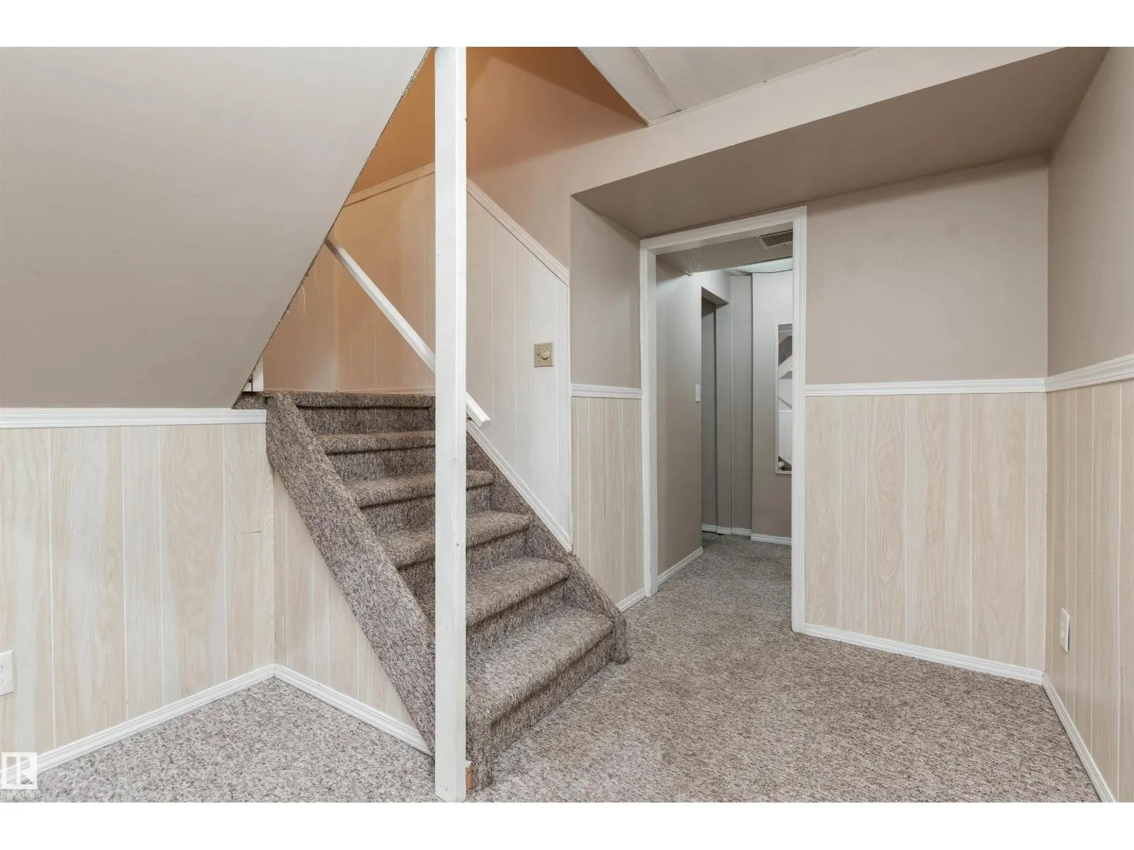 9409 173 ST NW