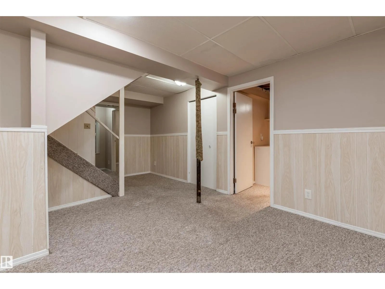 9409 173 ST NW