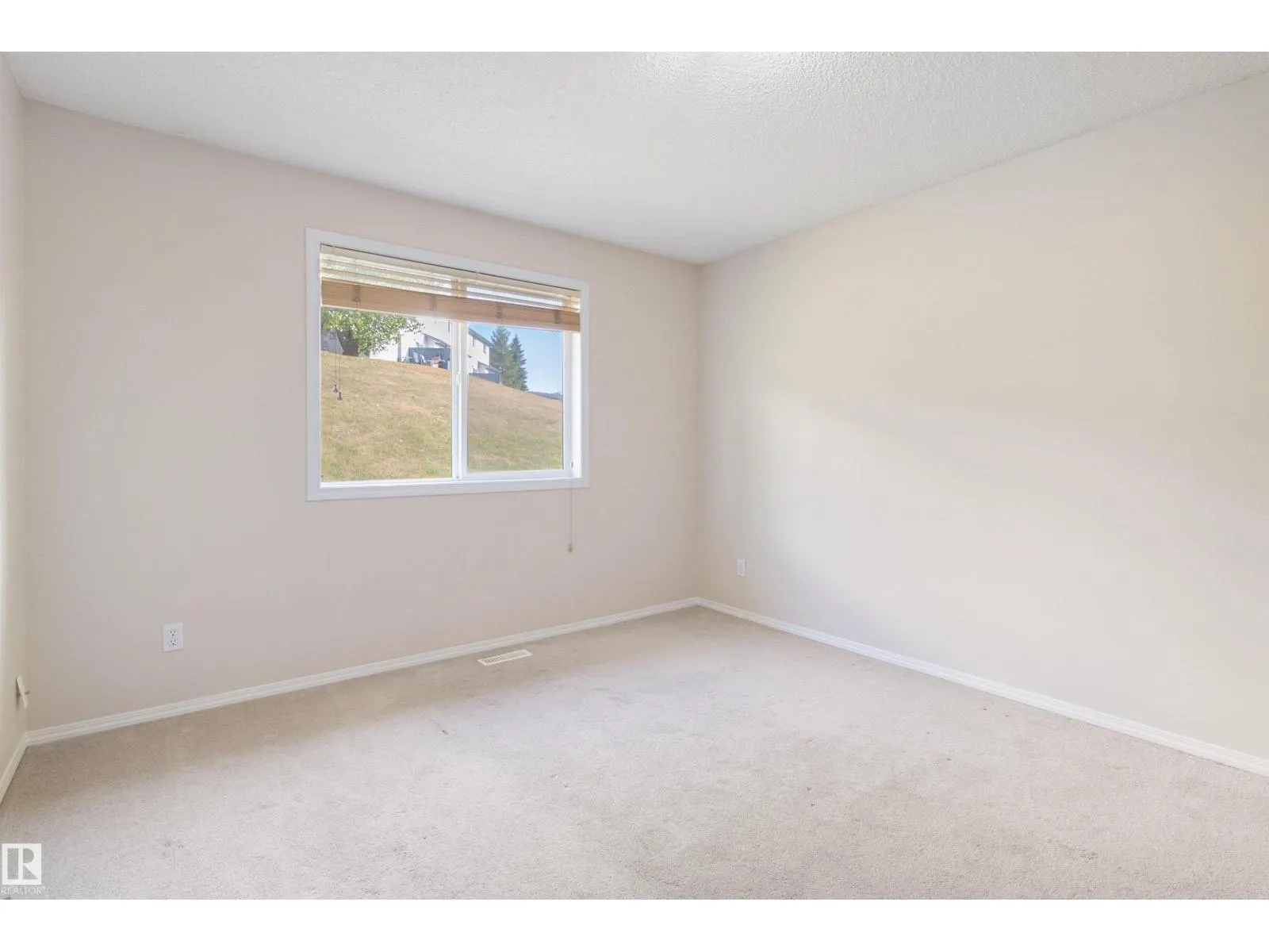 1391 HERMITAGE RD NW
