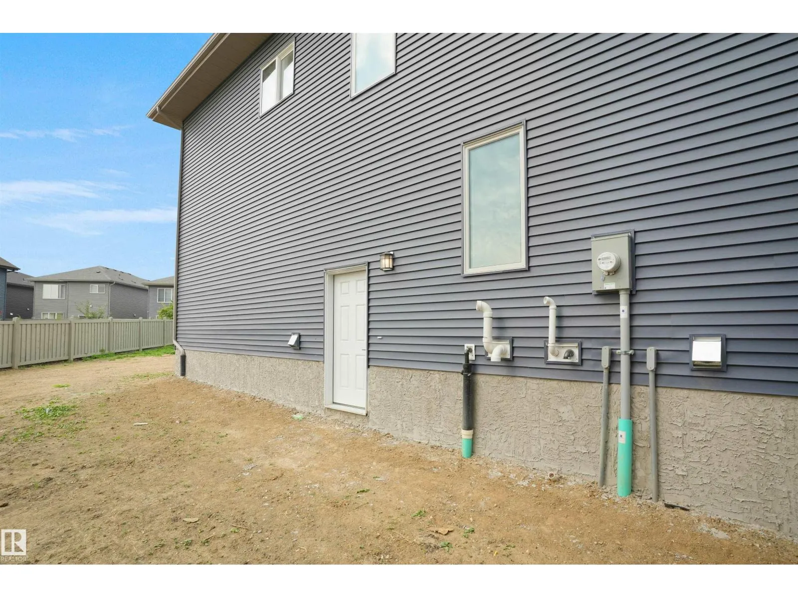 22139 81 AV NW