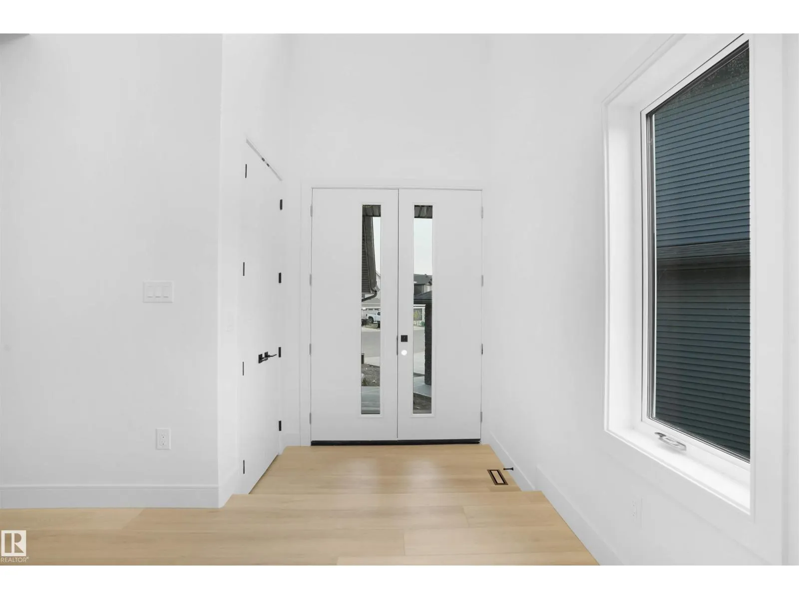 22139 81 AV NW