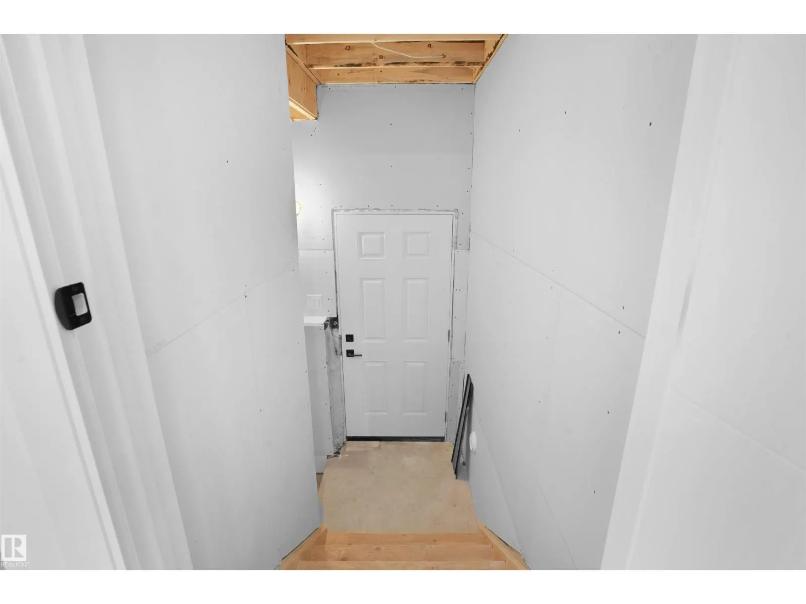 22139 81 AV NW