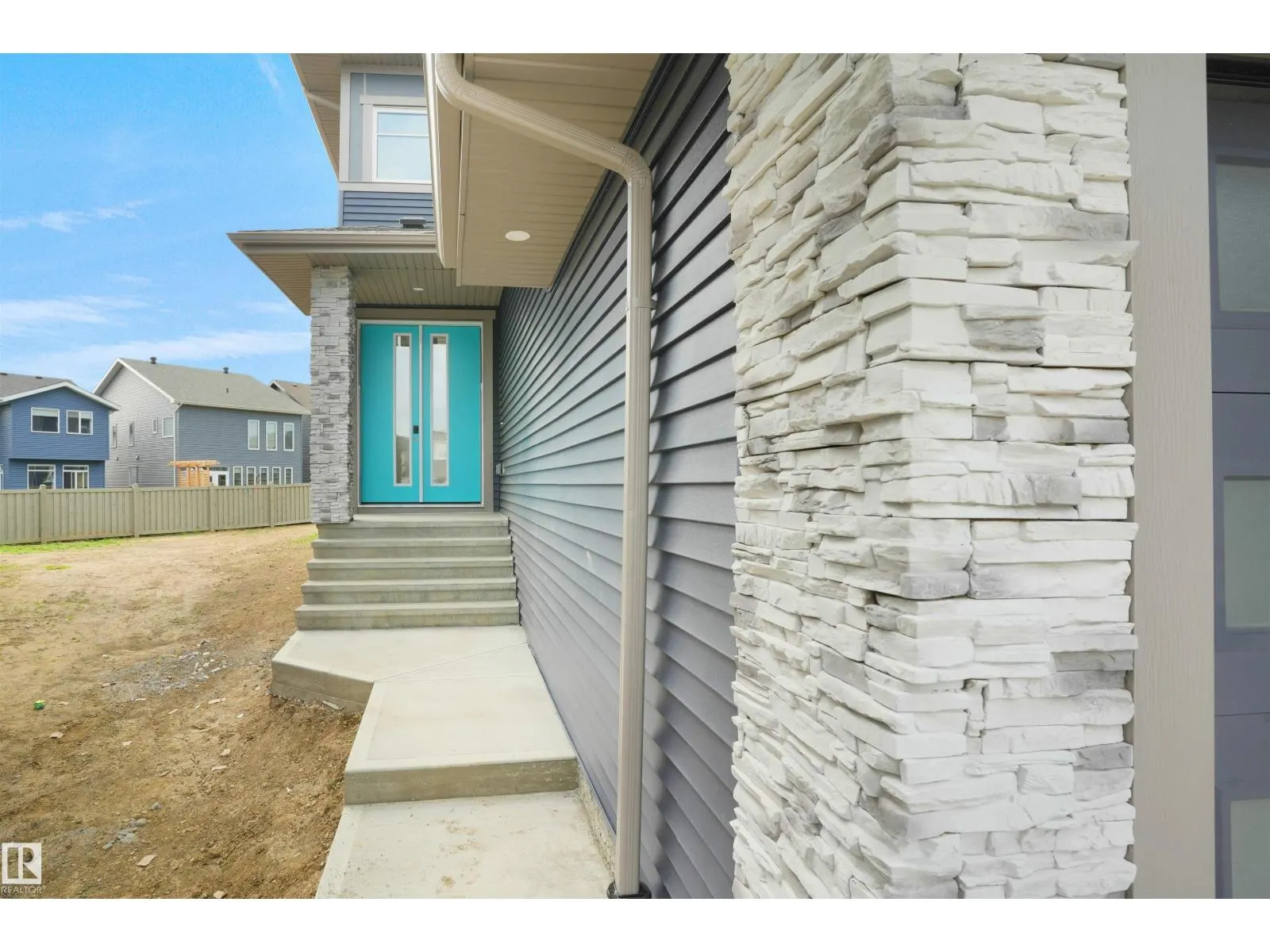 22139 81 AV NW