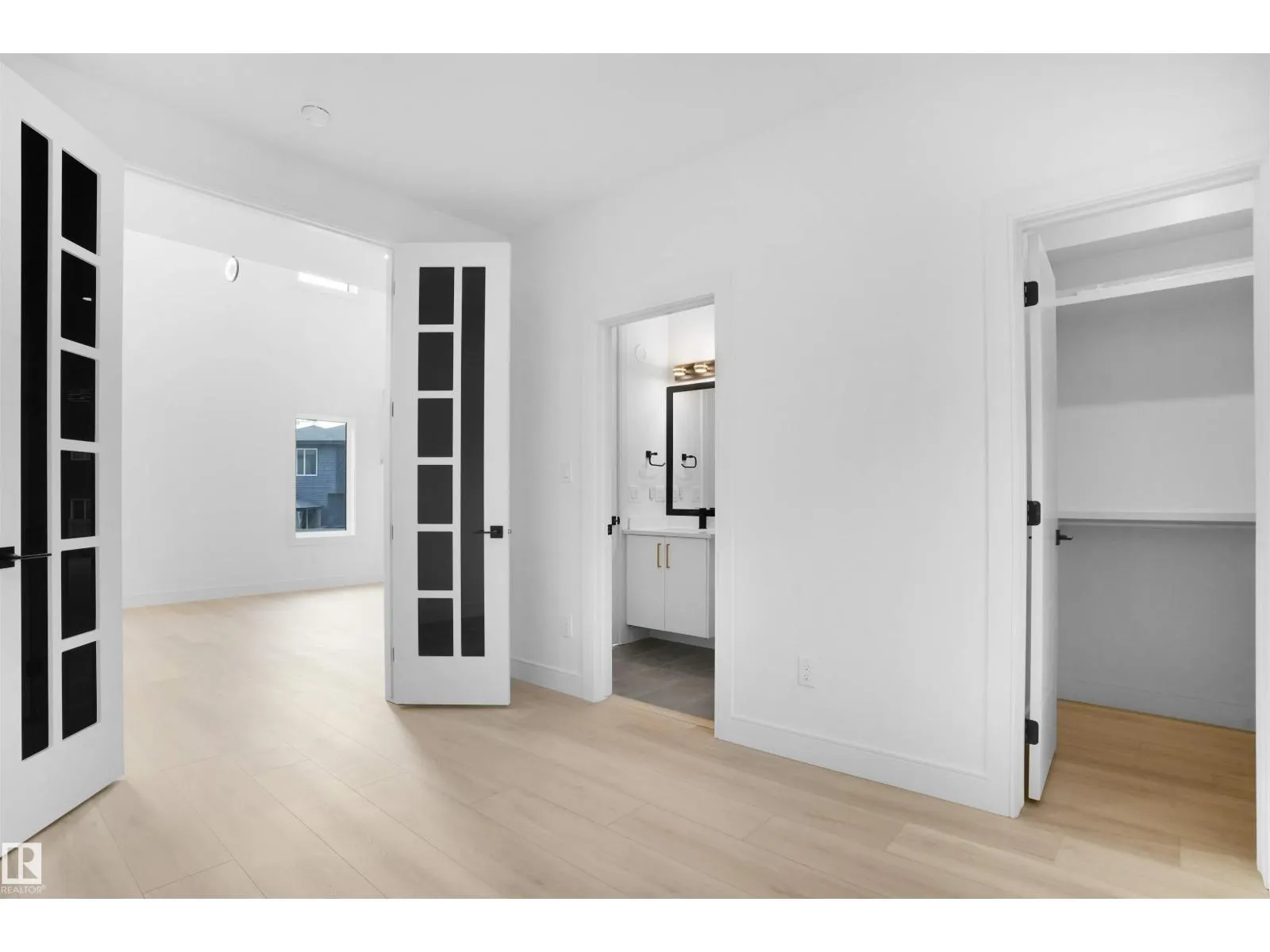 22139 81 AV NW