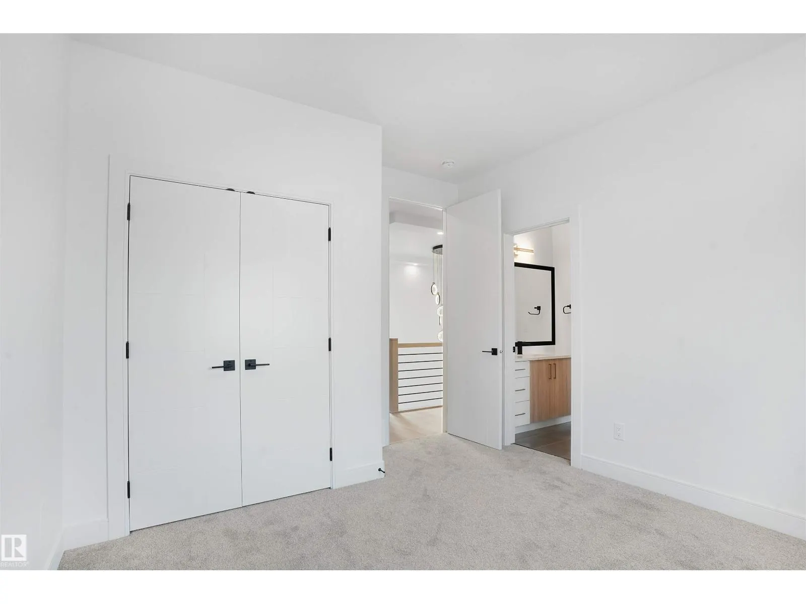 22139 81 AV NW
