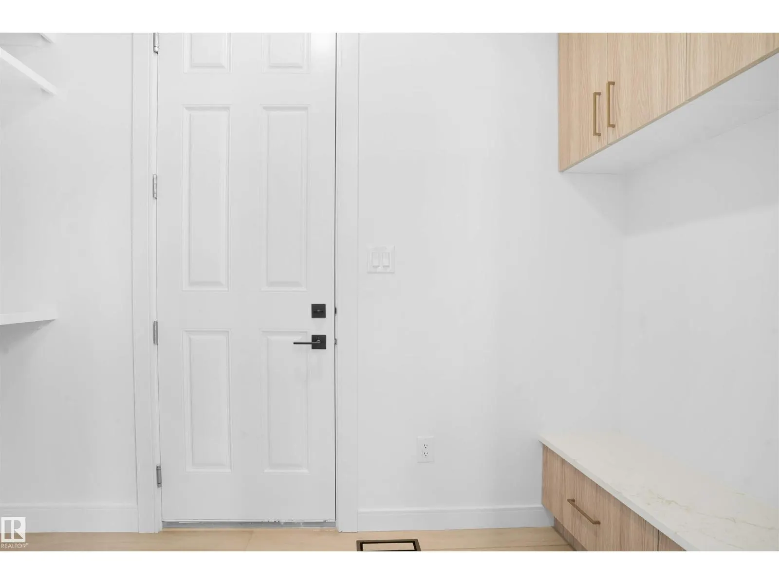 22139 81 AV NW