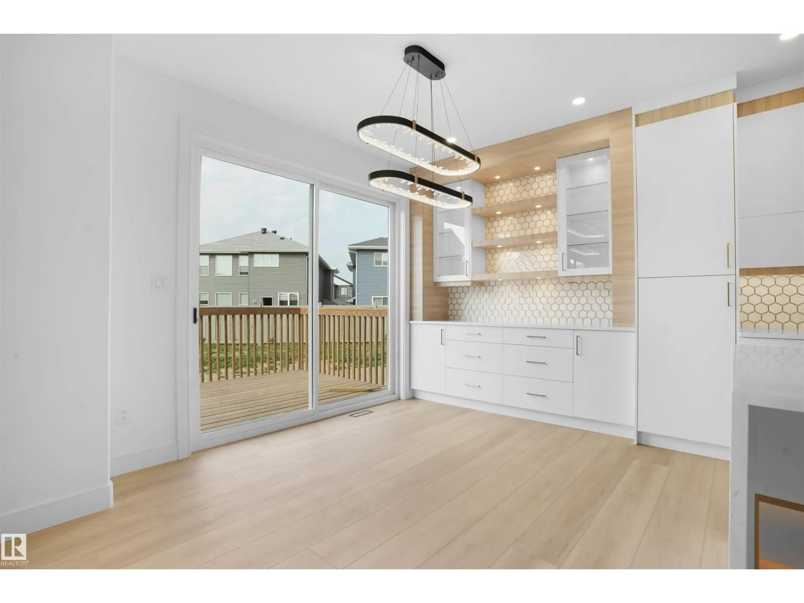 22139 81 AV NW