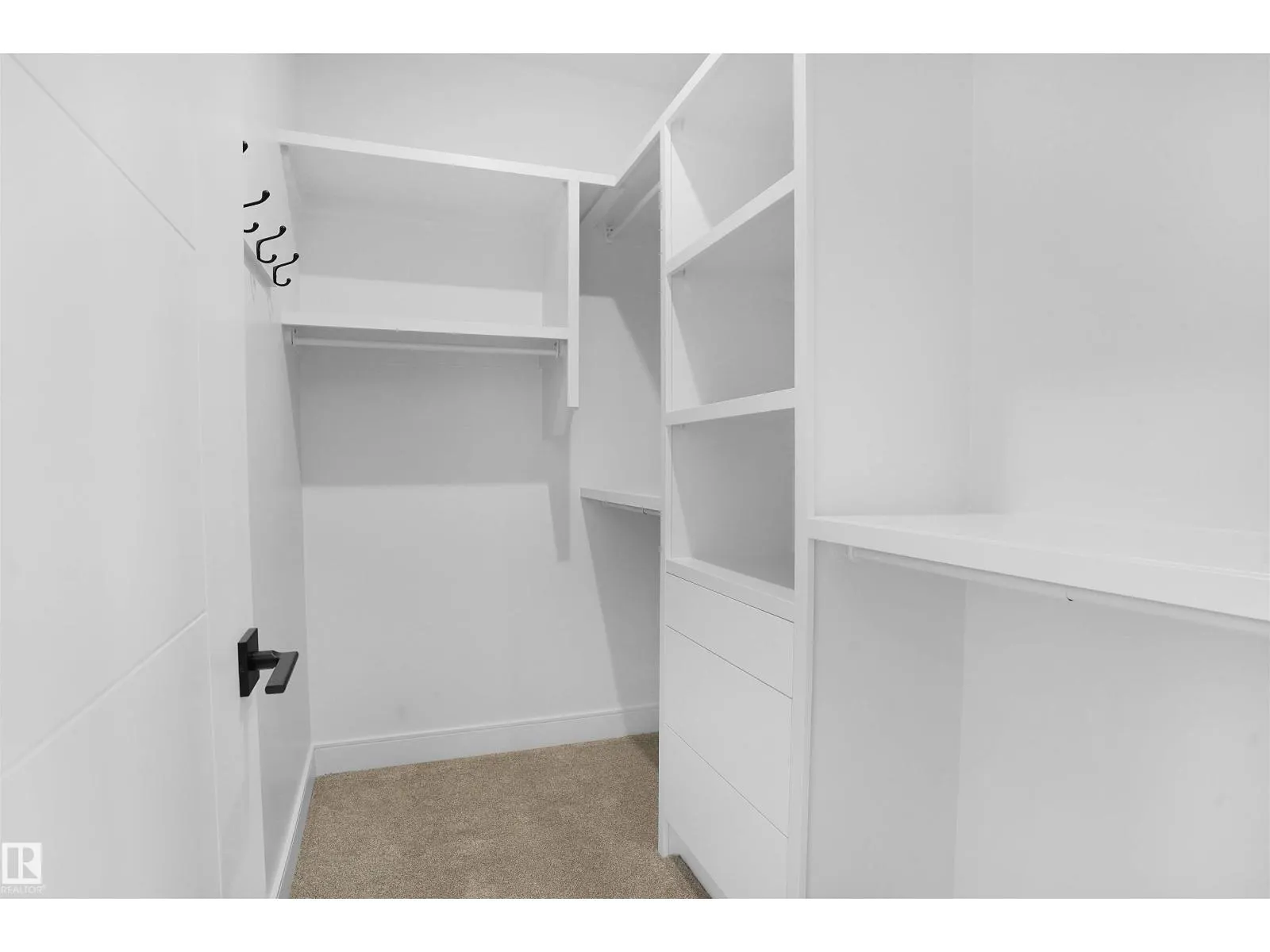 22139 81 AV NW