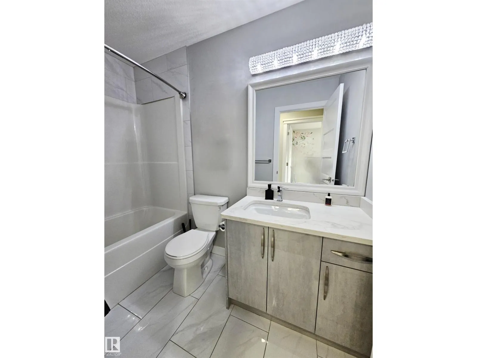113 RICHMOND LI