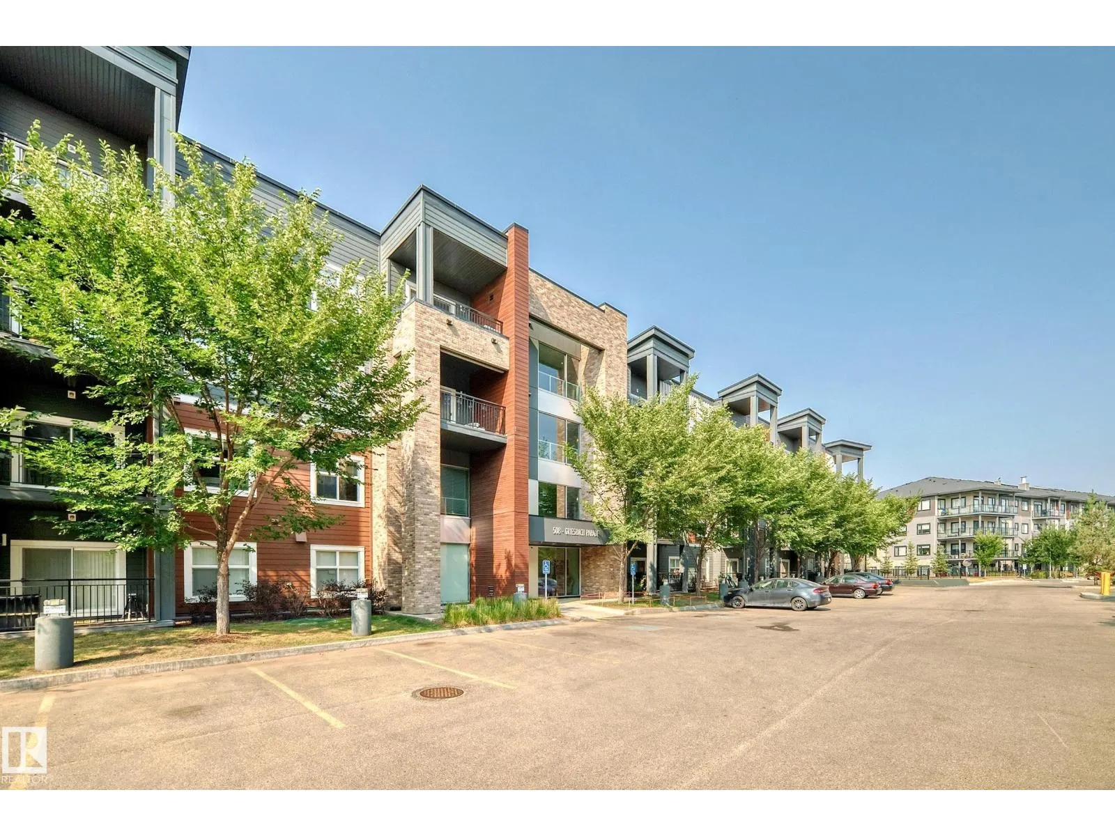 #327 508 Griesbach PR NW
