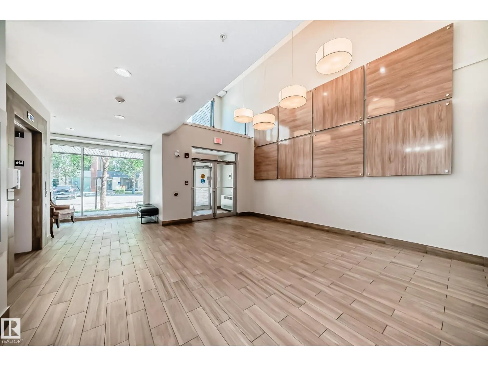 #327 508 Griesbach PR NW